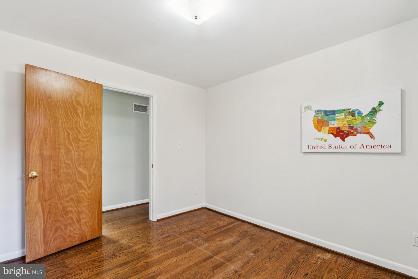 641 S GREENBRIER ST, ARLINGTON, Virginia 22204, 5 Bedrooms Bedrooms, ,2 BathroomsBathrooms,Residential,For sale,641 S GREENBRIER ST,VAAR2064298 MLS # VAAR2064298