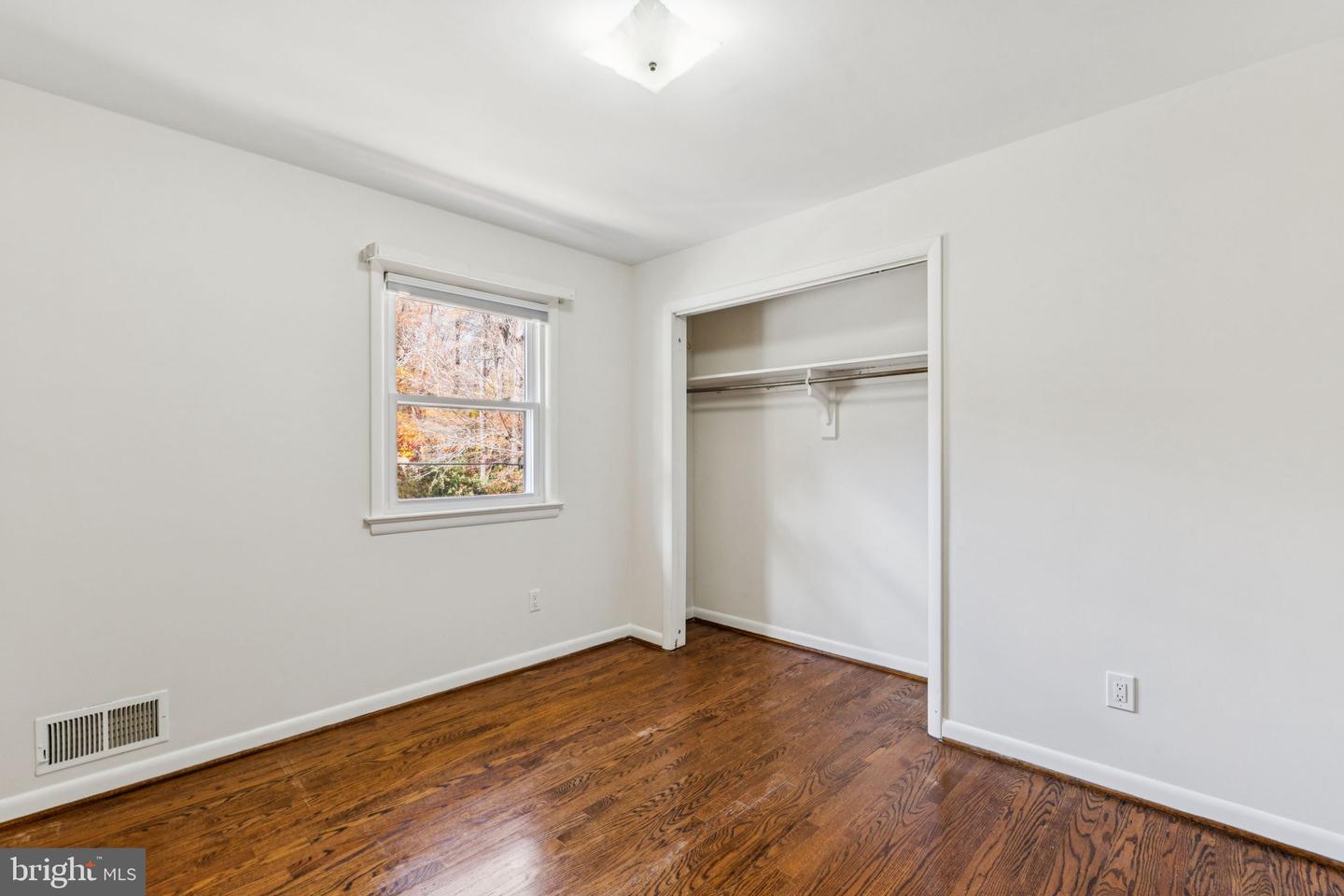 641 S GREENBRIER ST, ARLINGTON, Virginia 22204, 5 Bedrooms Bedrooms, ,2 BathroomsBathrooms,Residential,For sale,641 S GREENBRIER ST,VAAR2064298 MLS # VAAR2064298