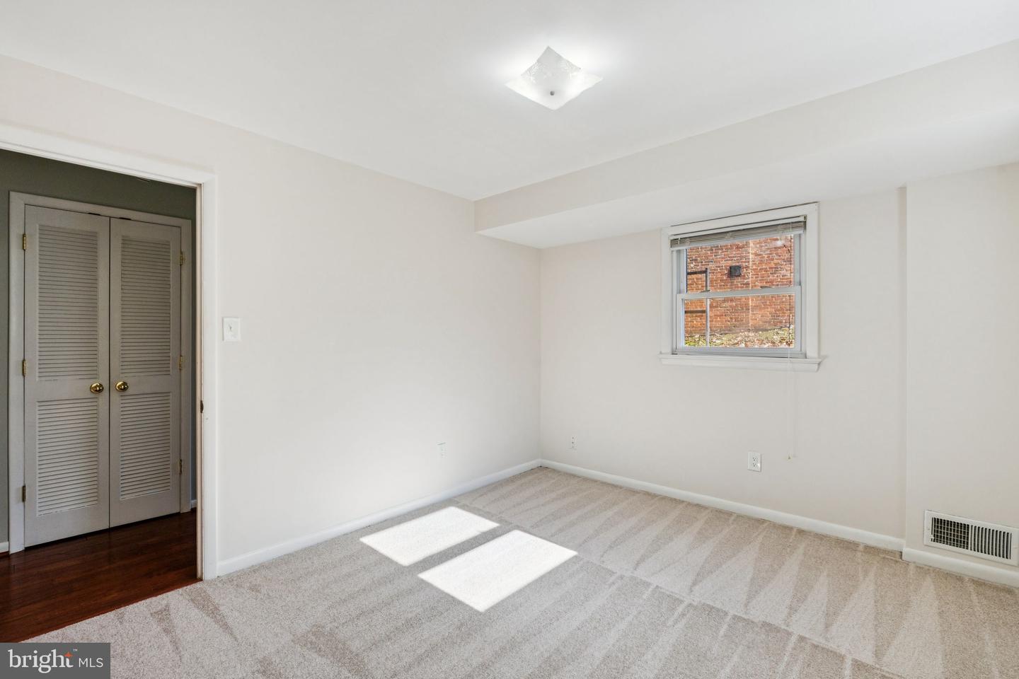 641 S GREENBRIER ST, ARLINGTON, Virginia 22204, 5 Bedrooms Bedrooms, ,2 BathroomsBathrooms,Residential,For sale,641 S GREENBRIER ST,VAAR2064298 MLS # VAAR2064298