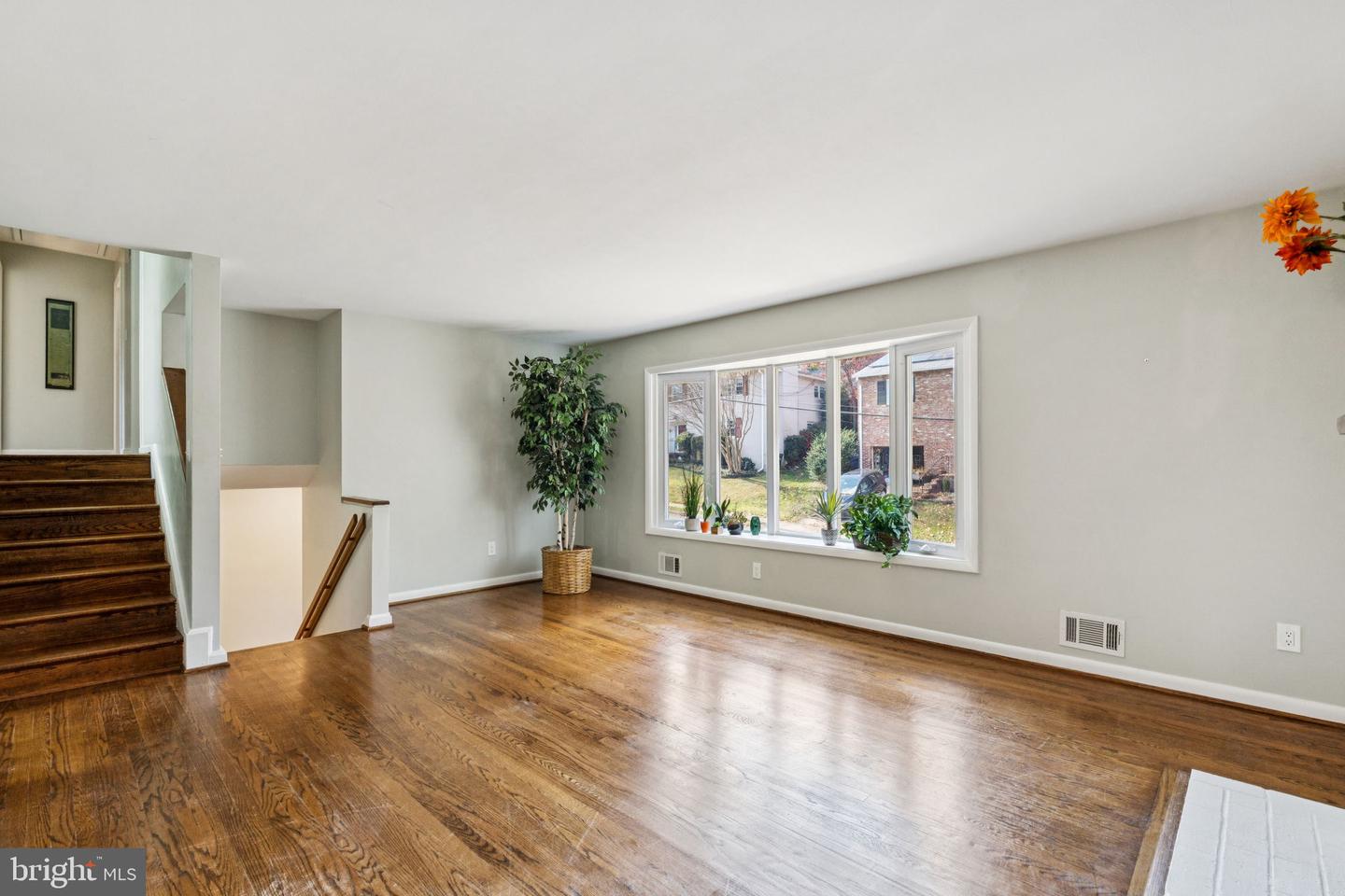 641 S GREENBRIER ST, ARLINGTON, Virginia 22204, 5 Bedrooms Bedrooms, ,2 BathroomsBathrooms,Residential,For sale,641 S GREENBRIER ST,VAAR2064298 MLS # VAAR2064298