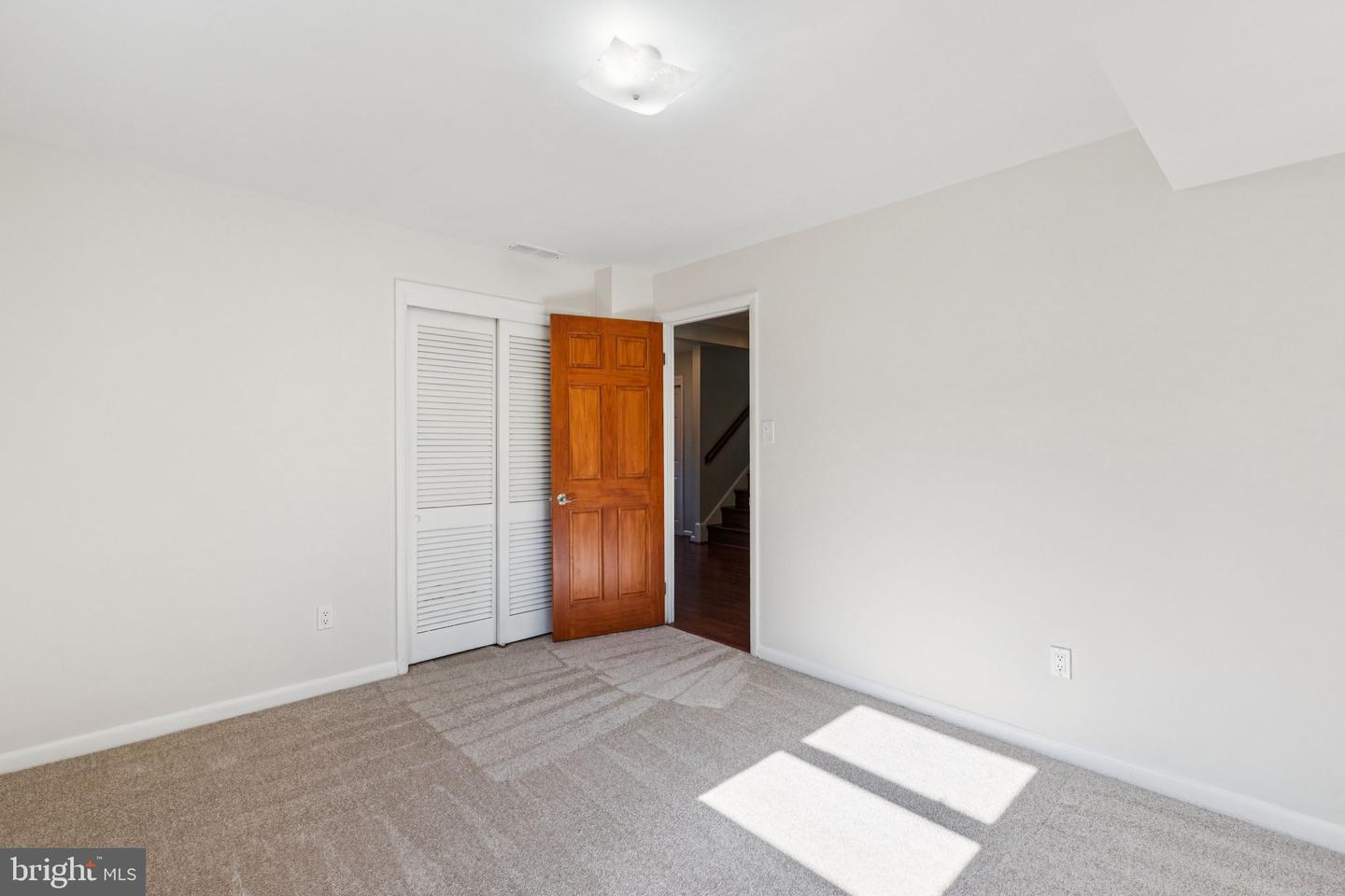 641 S GREENBRIER ST, ARLINGTON, Virginia 22204, 5 Bedrooms Bedrooms, ,2 BathroomsBathrooms,Residential,For sale,641 S GREENBRIER ST,VAAR2064298 MLS # VAAR2064298