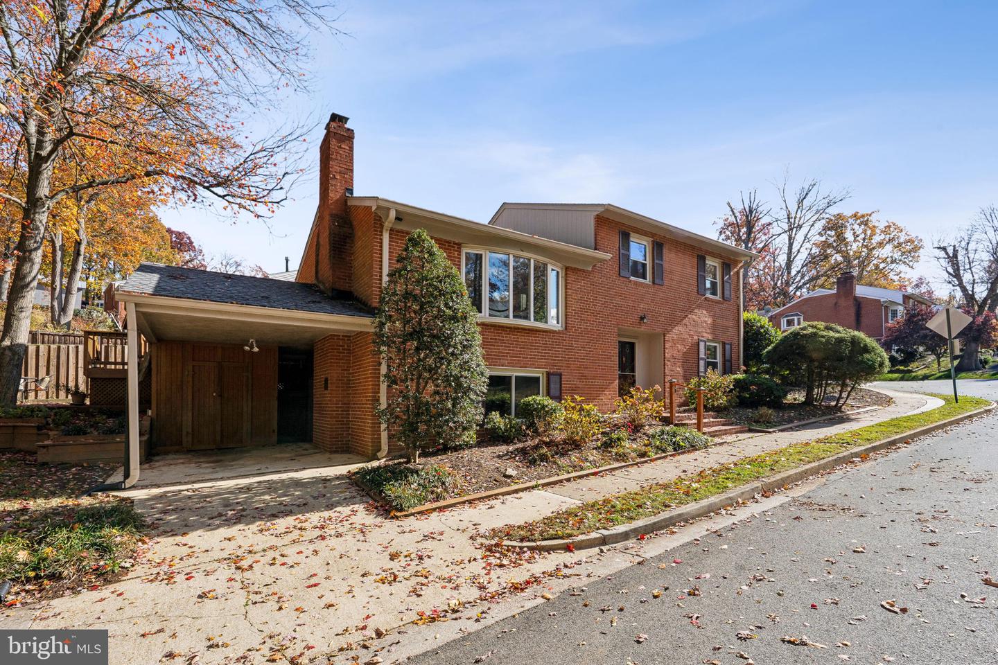 641 S GREENBRIER ST, ARLINGTON, Virginia 22204, 5 Bedrooms Bedrooms, ,2 BathroomsBathrooms,Residential,For sale,641 S GREENBRIER ST,VAAR2064298 MLS # VAAR2064298