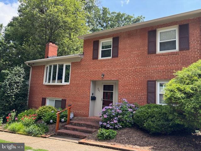 641 S GREENBRIER ST, ARLINGTON, Virginia 22204, 5 Bedrooms Bedrooms, ,2 BathroomsBathrooms,Residential,For sale,641 S GREENBRIER ST,VAAR2064298 MLS # VAAR2064298