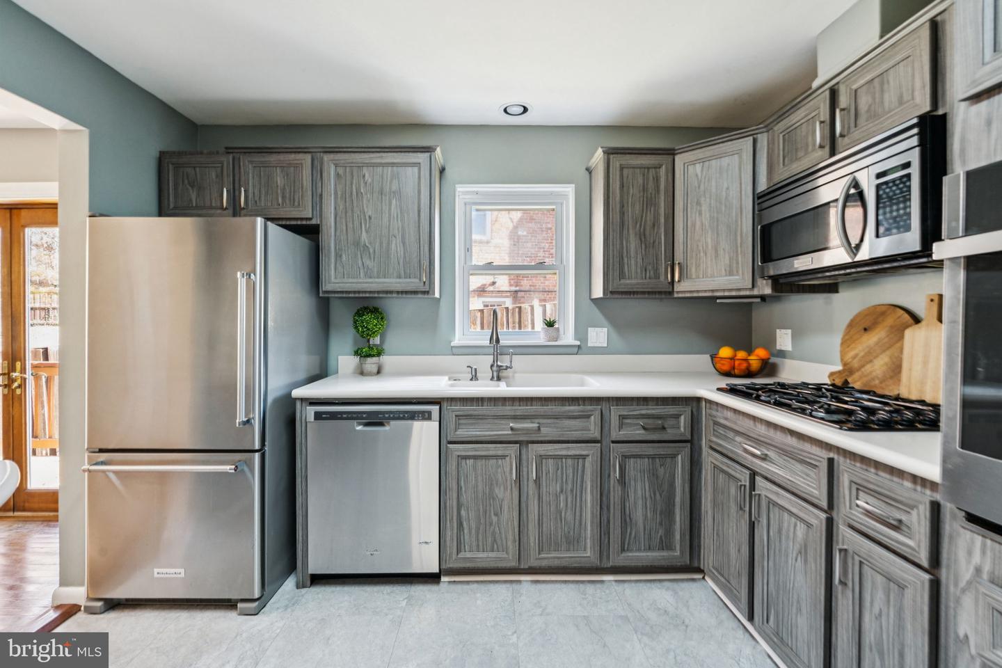 641 S GREENBRIER ST, ARLINGTON, Virginia 22204, 5 Bedrooms Bedrooms, ,2 BathroomsBathrooms,Residential,For sale,641 S GREENBRIER ST,VAAR2064298 MLS # VAAR2064298