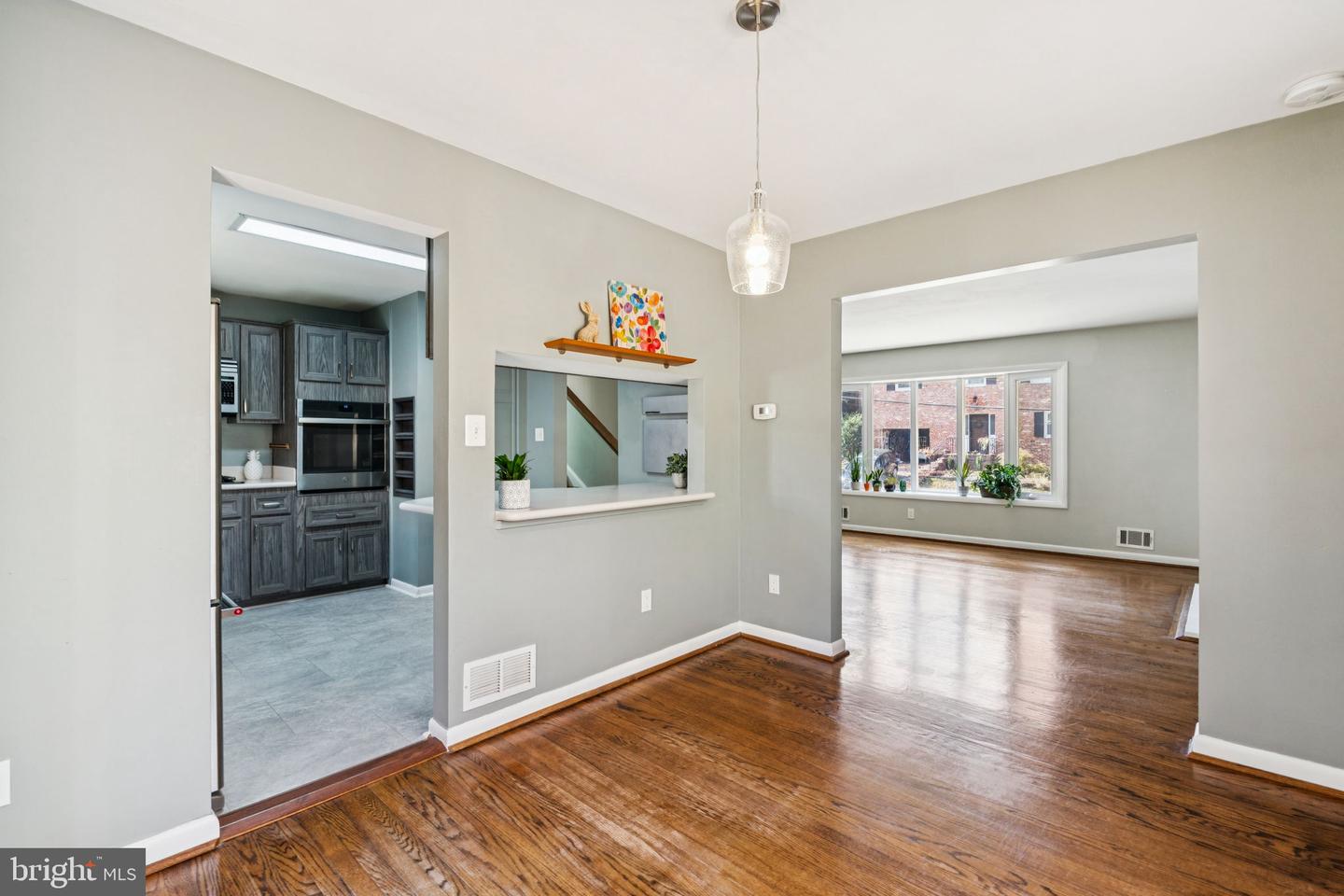 641 S GREENBRIER ST, ARLINGTON, Virginia 22204, 5 Bedrooms Bedrooms, ,2 BathroomsBathrooms,Residential,For sale,641 S GREENBRIER ST,VAAR2064298 MLS # VAAR2064298