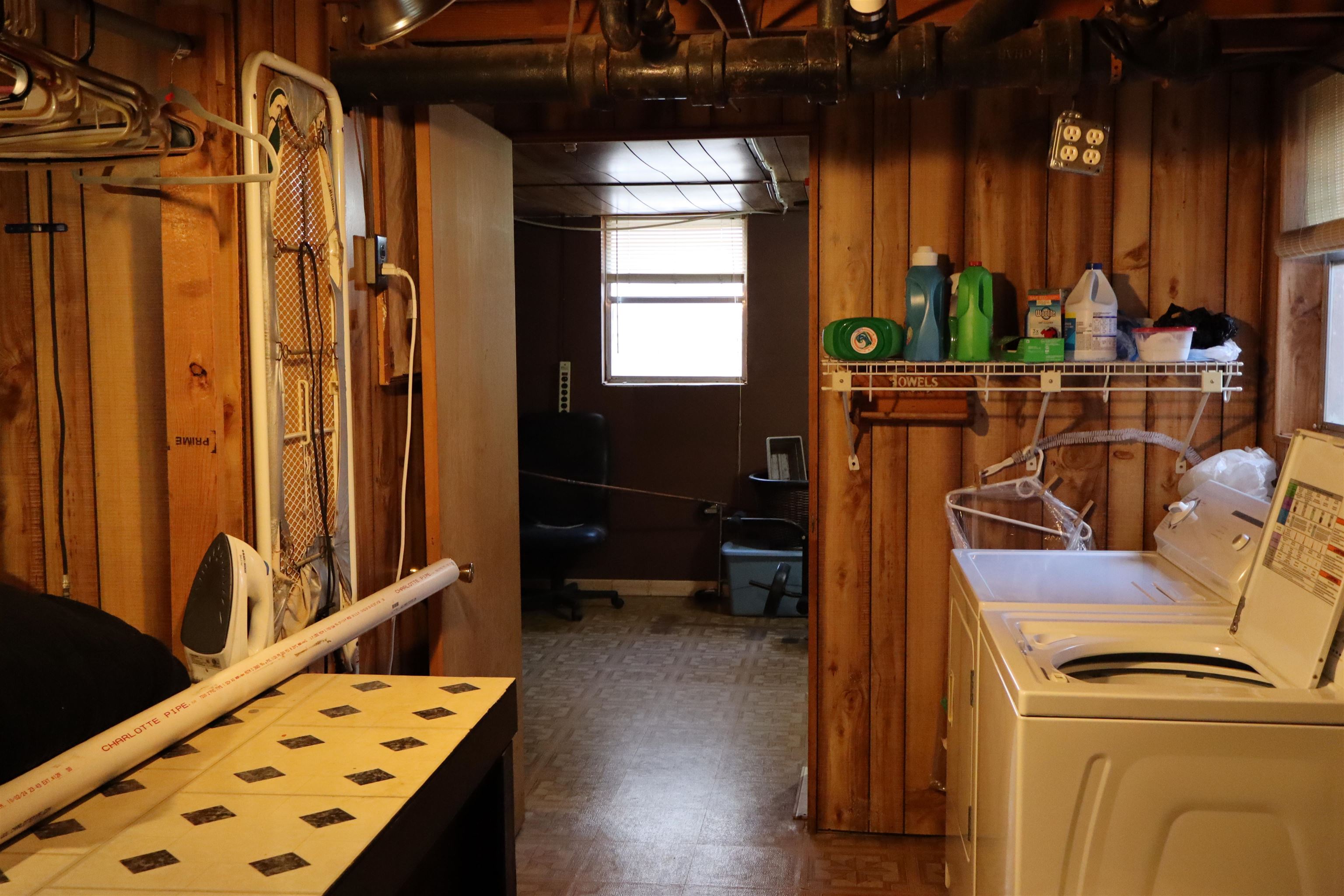 351 CAMPBELL ST, STAUNTON, Virginia 24401, 3 Bedrooms Bedrooms, ,1 BathroomBathrooms,Residential,351 CAMPBELL ST,671027 MLS # 671027