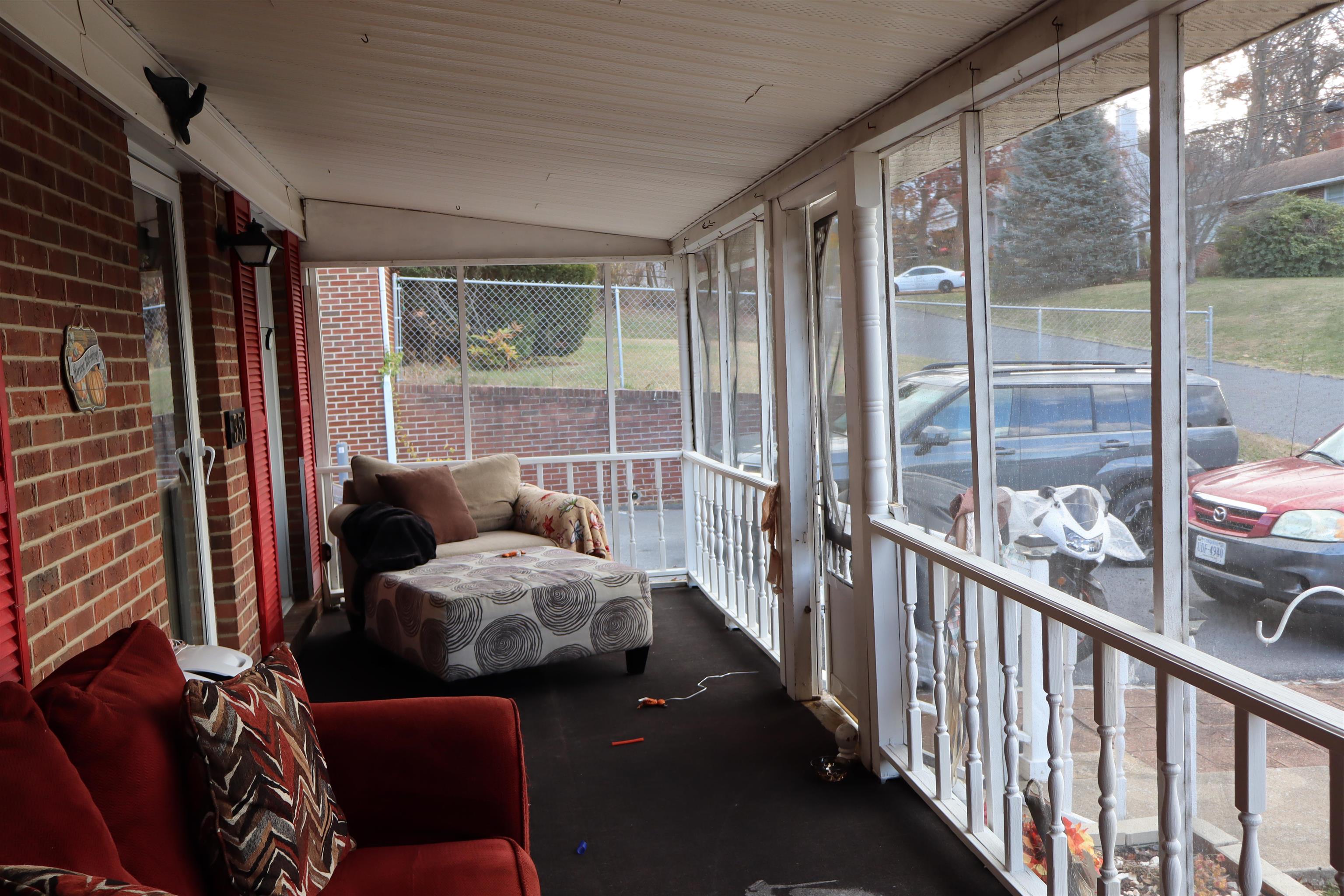 351 CAMPBELL ST, STAUNTON, Virginia 24401, 3 Bedrooms Bedrooms, ,1 BathroomBathrooms,Residential,351 CAMPBELL ST,671027 MLS # 671027