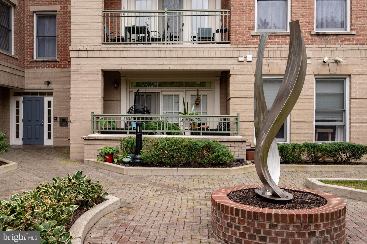 1115 CAMERON ST #119, ALEXANDRIA, Virginia 22314, 2 Bedrooms Bedrooms, ,2 BathroomsBathrooms,Residential,For sale,1115 CAMERON ST #119,VAAX2050470 MLS # VAAX2050470