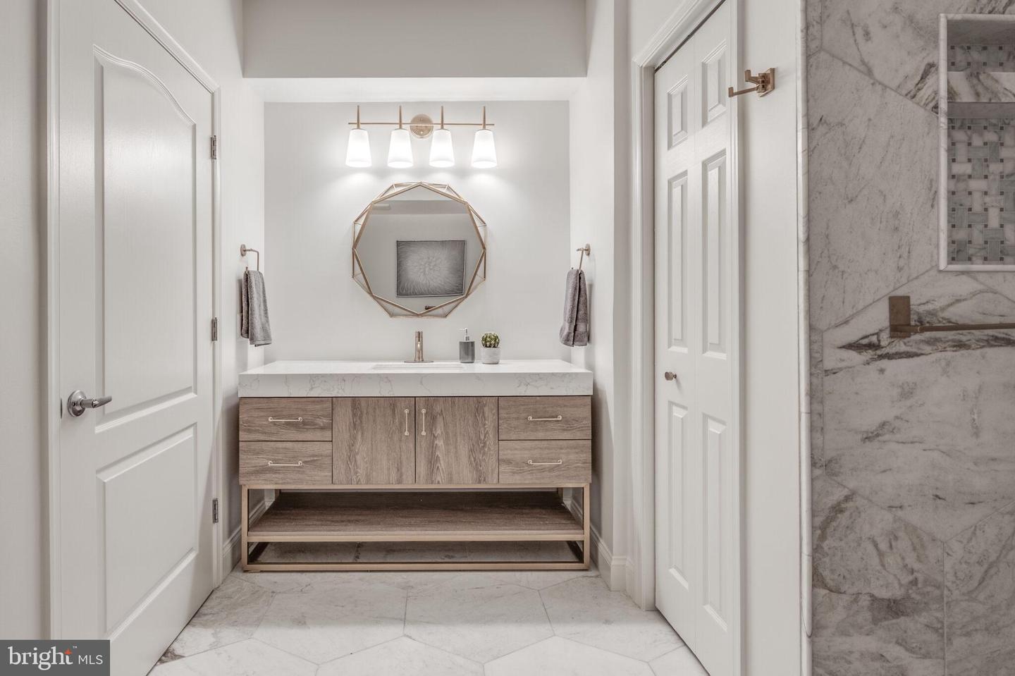 1115 CAMERON ST #119, ALEXANDRIA, Virginia 22314, 2 Bedrooms Bedrooms, ,2 BathroomsBathrooms,Residential,For sale,1115 CAMERON ST #119,VAAX2050470 MLS # VAAX2050470