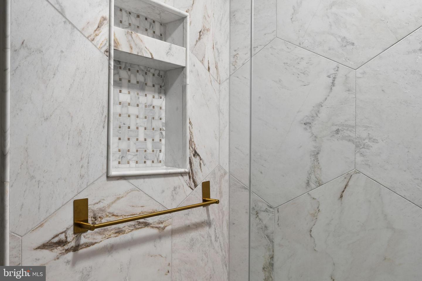 1115 CAMERON ST #119, ALEXANDRIA, Virginia 22314, 2 Bedrooms Bedrooms, ,2 BathroomsBathrooms,Residential,For sale,1115 CAMERON ST #119,VAAX2050470 MLS # VAAX2050470