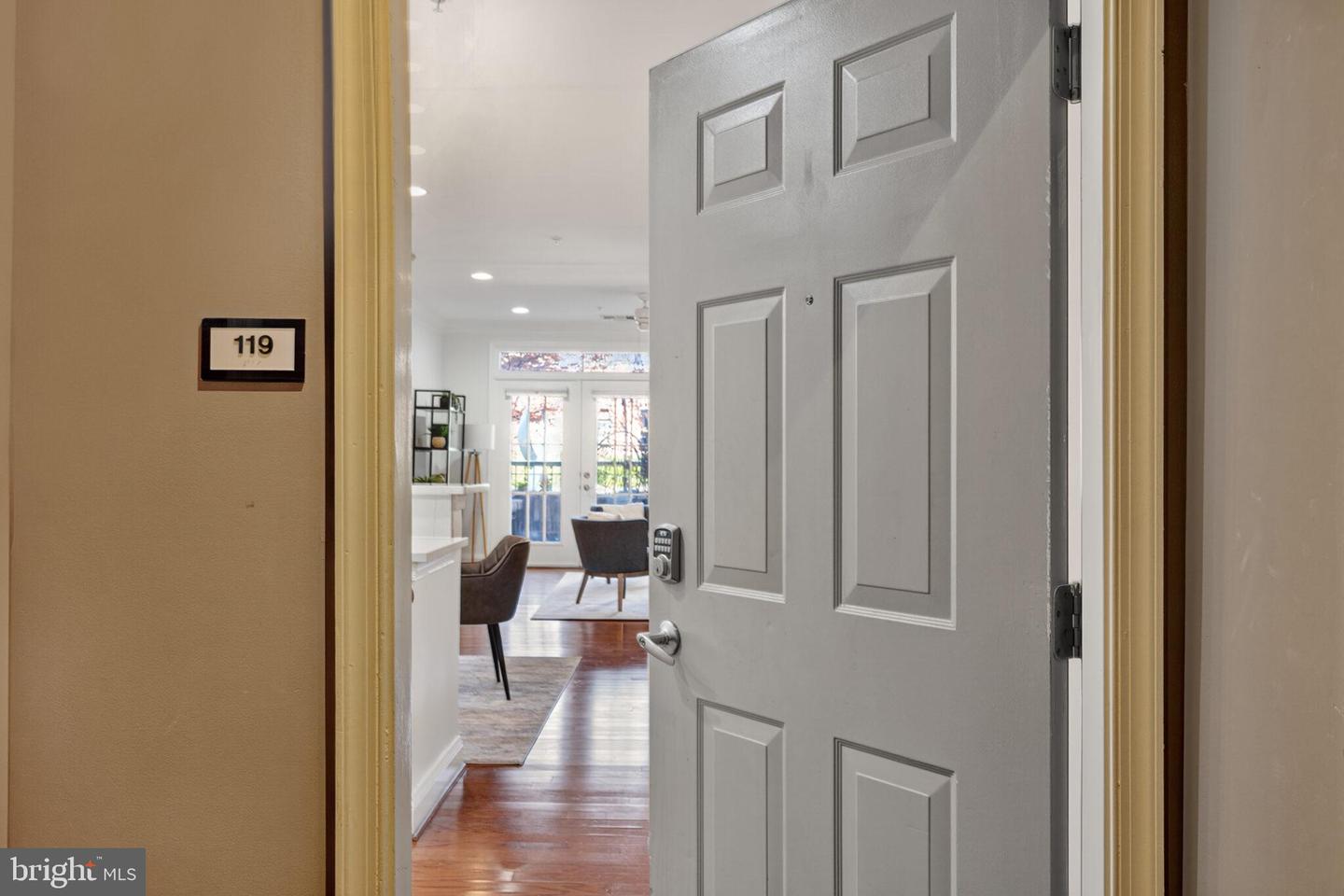 1115 CAMERON ST #119, ALEXANDRIA, Virginia 22314, 2 Bedrooms Bedrooms, ,2 BathroomsBathrooms,Residential,For sale,1115 CAMERON ST #119,VAAX2050470 MLS # VAAX2050470