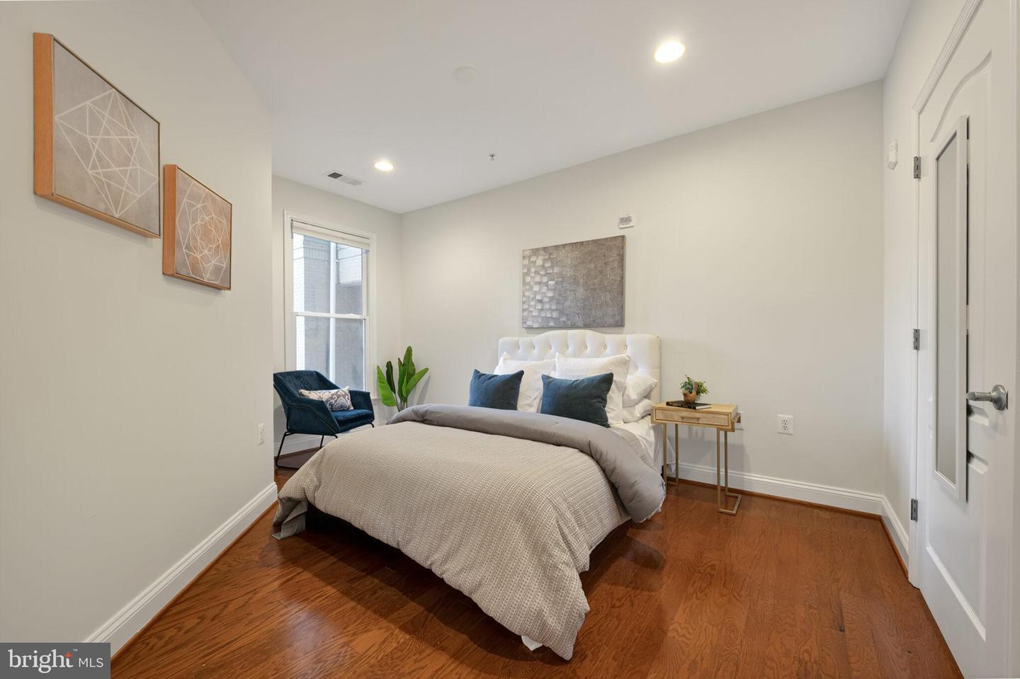 1115 CAMERON ST #119, ALEXANDRIA, Virginia 22314, 2 Bedrooms Bedrooms, ,2 BathroomsBathrooms,Residential,For sale,1115 CAMERON ST #119,VAAX2050470 MLS # VAAX2050470