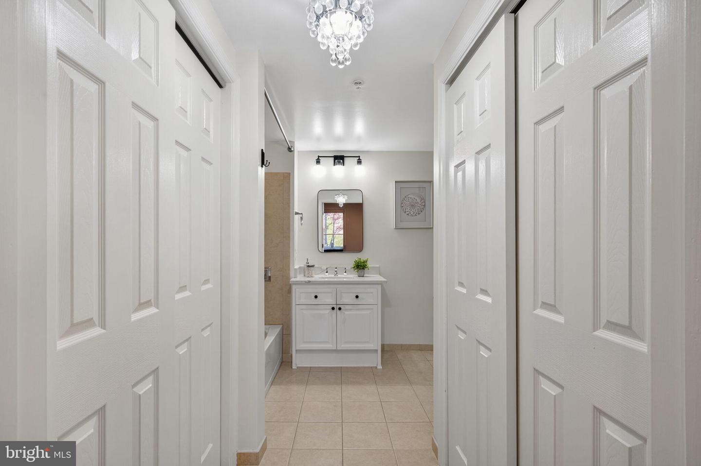 1115 CAMERON ST #119, ALEXANDRIA, Virginia 22314, 2 Bedrooms Bedrooms, ,2 BathroomsBathrooms,Residential,For sale,1115 CAMERON ST #119,VAAX2050470 MLS # VAAX2050470