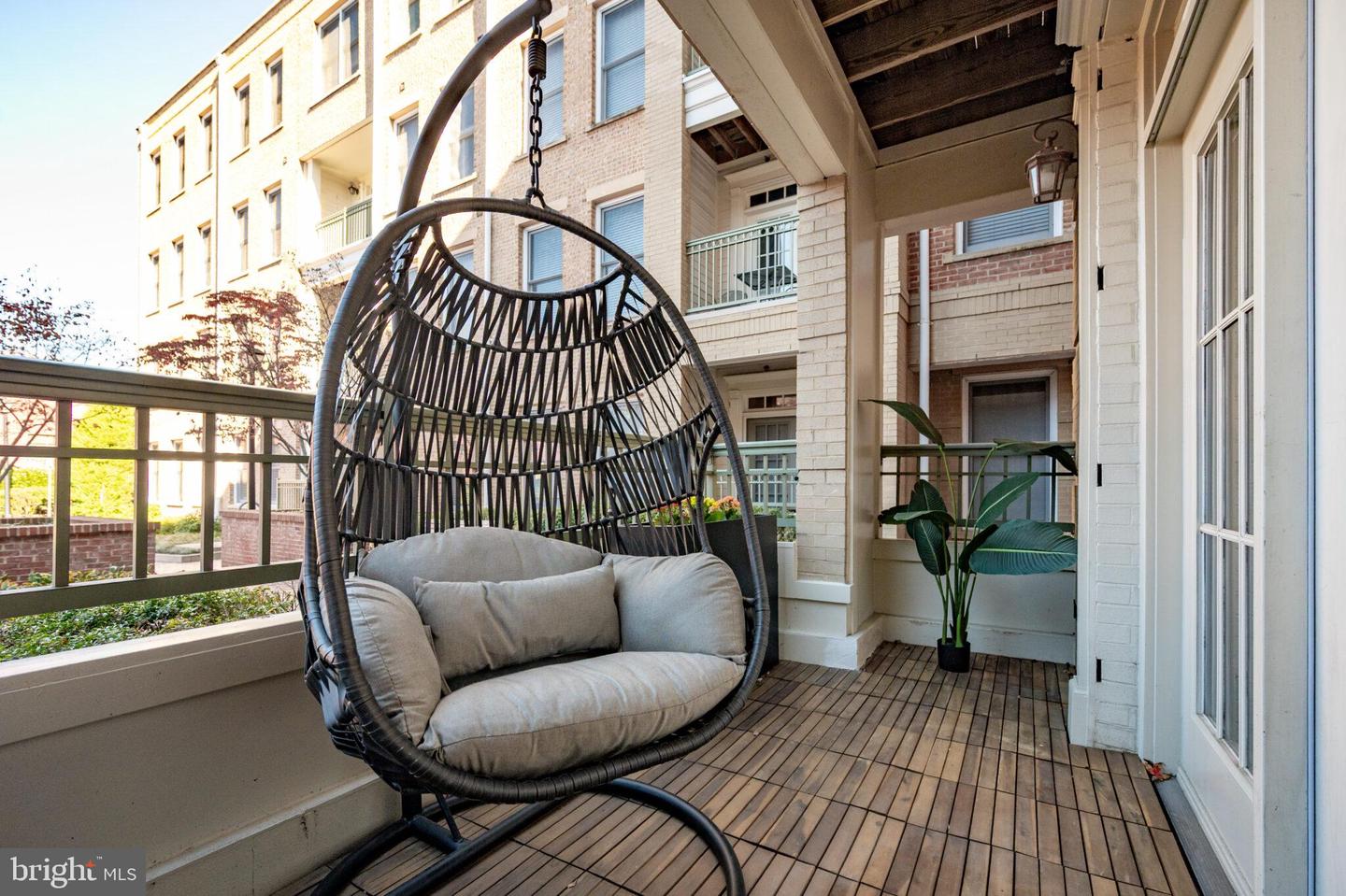 1115 CAMERON ST #119, ALEXANDRIA, Virginia 22314, 2 Bedrooms Bedrooms, ,2 BathroomsBathrooms,Residential,For sale,1115 CAMERON ST #119,VAAX2050470 MLS # VAAX2050470