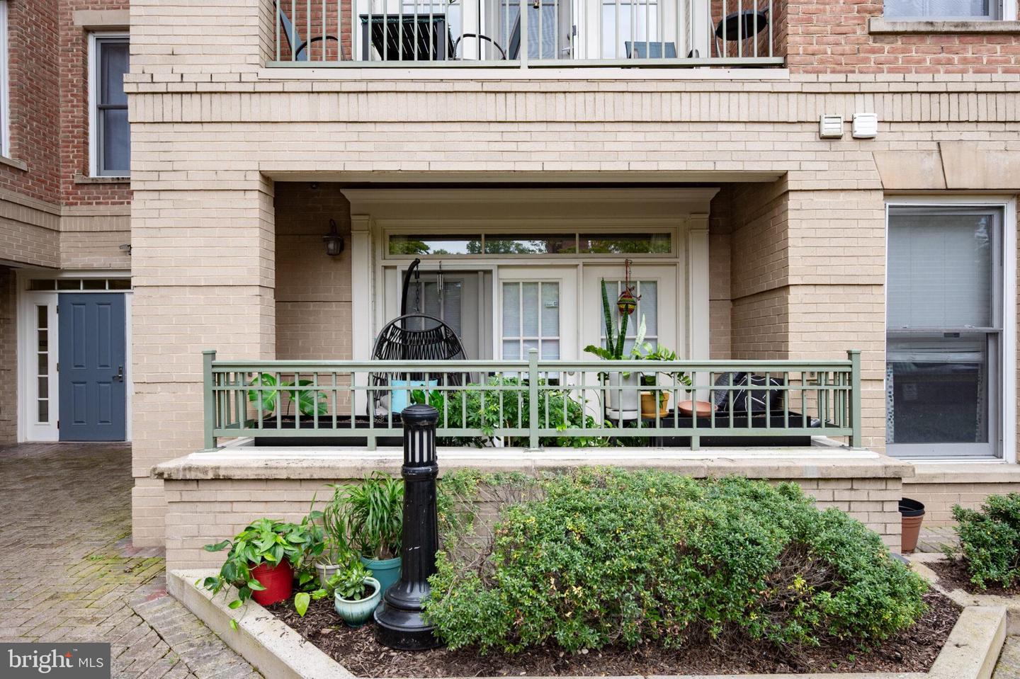 1115 CAMERON ST #119, ALEXANDRIA, Virginia 22314, 2 Bedrooms Bedrooms, ,2 BathroomsBathrooms,Residential,For sale,1115 CAMERON ST #119,VAAX2050470 MLS # VAAX2050470