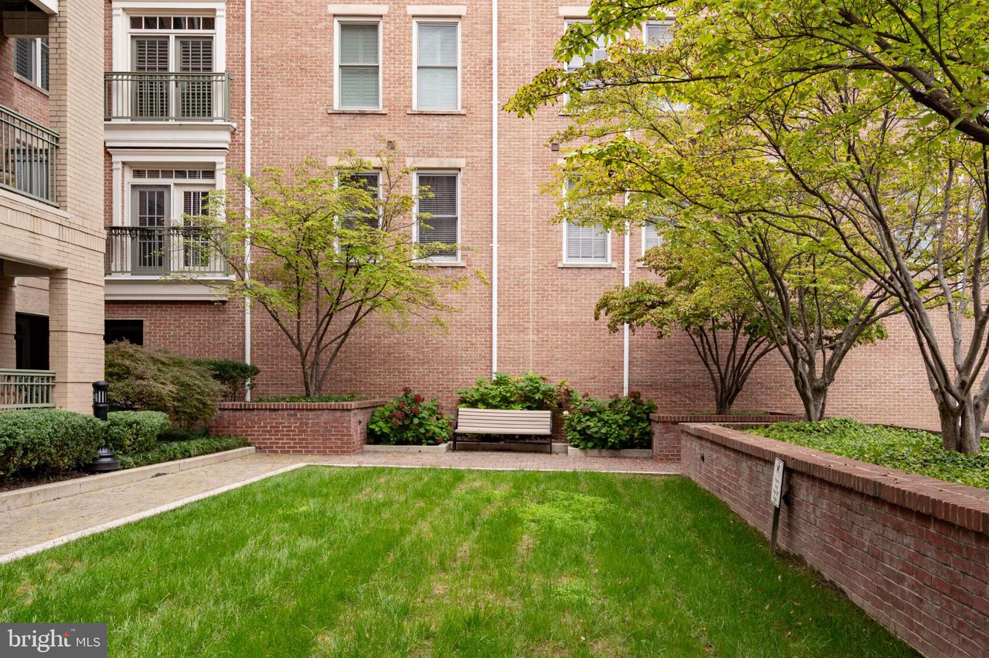 1115 CAMERON ST #119, ALEXANDRIA, Virginia 22314, 2 Bedrooms Bedrooms, ,2 BathroomsBathrooms,Residential,For sale,1115 CAMERON ST #119,VAAX2050470 MLS # VAAX2050470