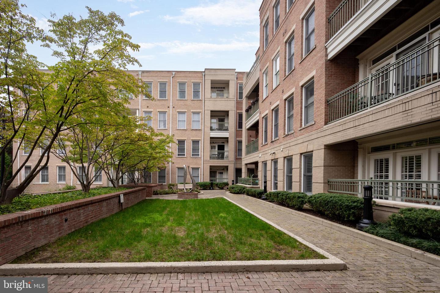 1115 CAMERON ST #119, ALEXANDRIA, Virginia 22314, 2 Bedrooms Bedrooms, ,2 BathroomsBathrooms,Residential,For sale,1115 CAMERON ST #119,VAAX2050470 MLS # VAAX2050470