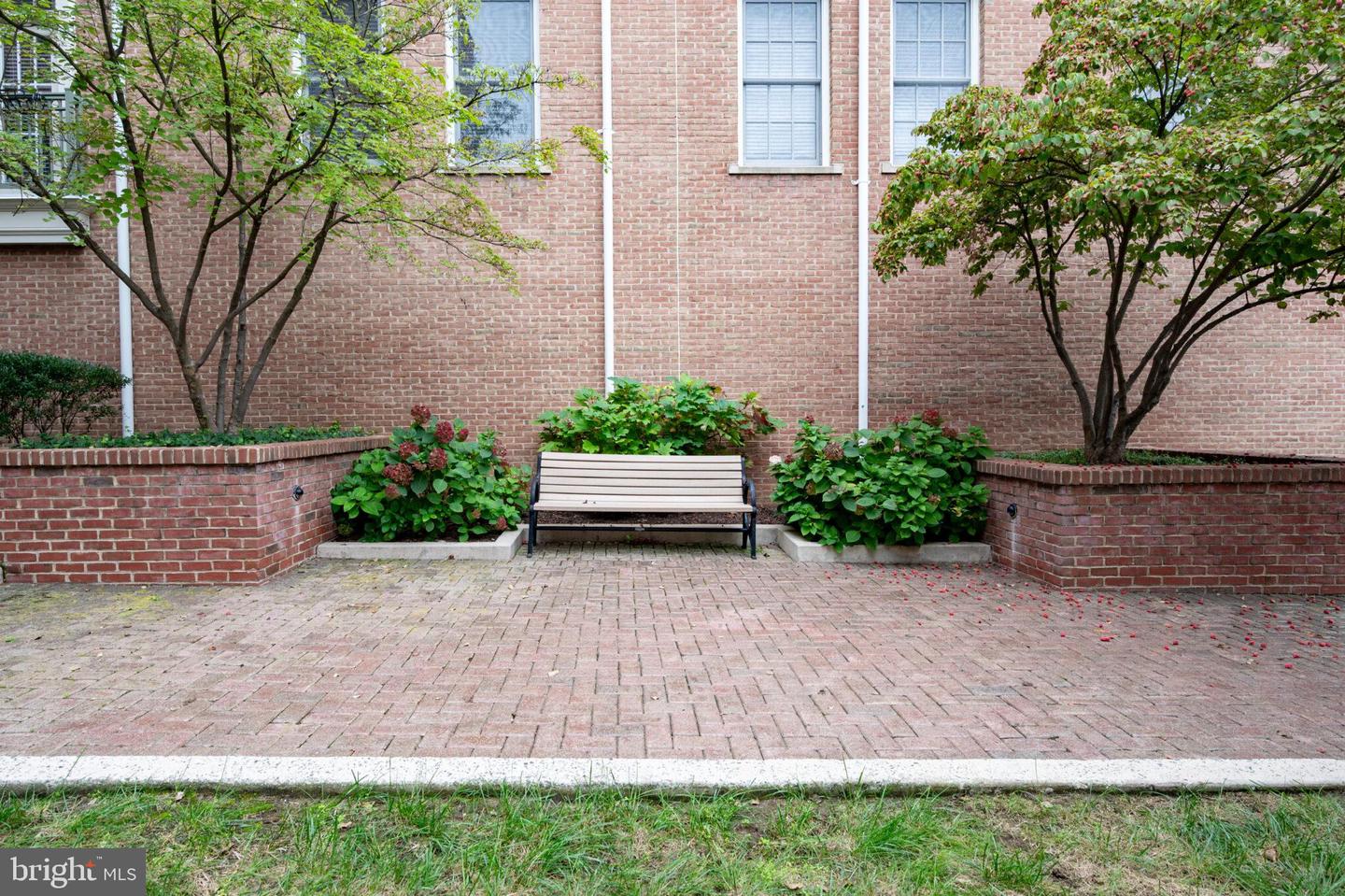 1115 CAMERON ST #119, ALEXANDRIA, Virginia 22314, 2 Bedrooms Bedrooms, ,2 BathroomsBathrooms,Residential,For sale,1115 CAMERON ST #119,VAAX2050470 MLS # VAAX2050470