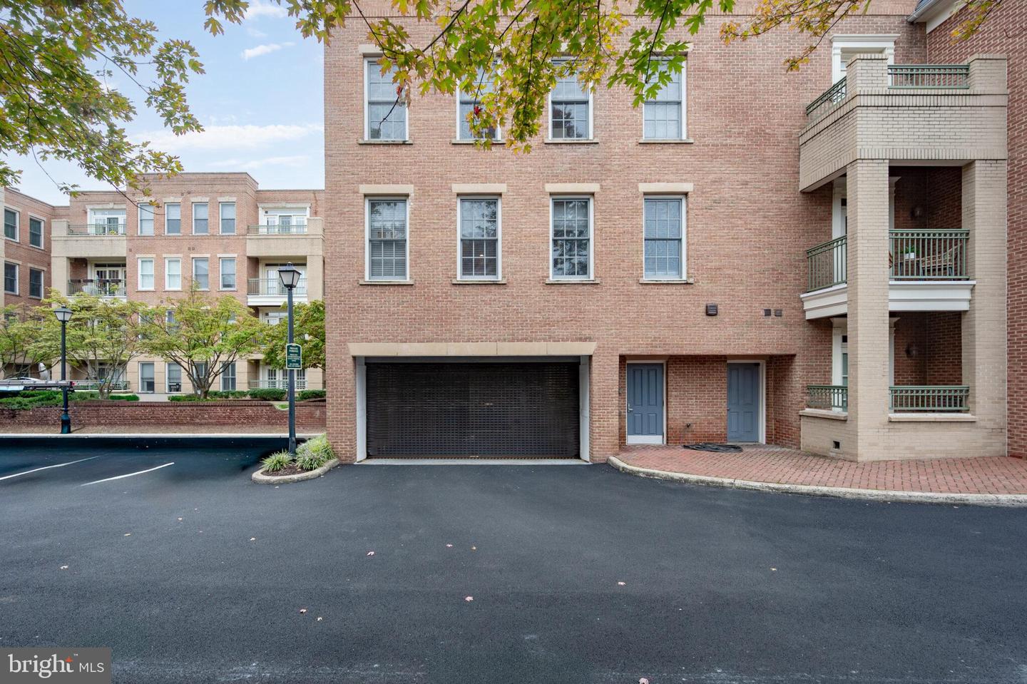 1115 CAMERON ST #119, ALEXANDRIA, Virginia 22314, 2 Bedrooms Bedrooms, ,2 BathroomsBathrooms,Residential,For sale,1115 CAMERON ST #119,VAAX2050470 MLS # VAAX2050470