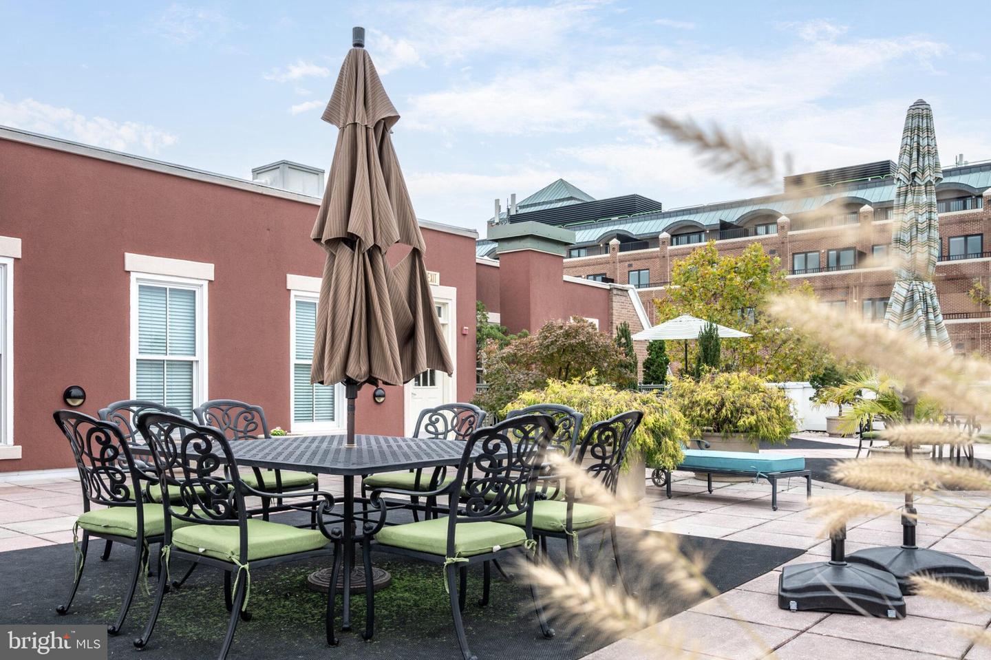 1115 CAMERON ST #119, ALEXANDRIA, Virginia 22314, 2 Bedrooms Bedrooms, ,2 BathroomsBathrooms,Residential,For sale,1115 CAMERON ST #119,VAAX2050470 MLS # VAAX2050470