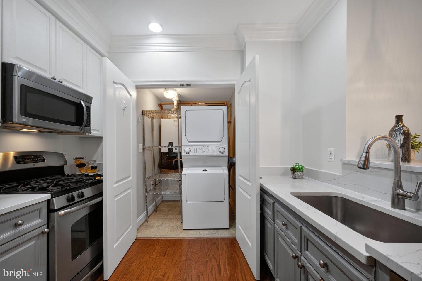 1115 CAMERON ST #119, ALEXANDRIA, Virginia 22314, 2 Bedrooms Bedrooms, ,2 BathroomsBathrooms,Residential,For sale,1115 CAMERON ST #119,VAAX2050470 MLS # VAAX2050470