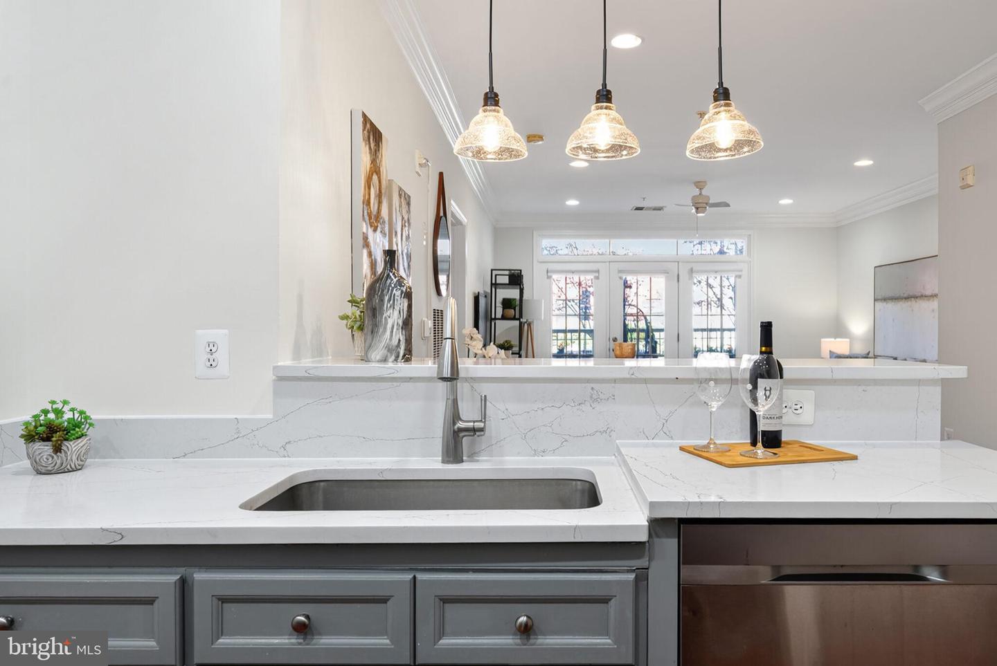 1115 CAMERON ST #119, ALEXANDRIA, Virginia 22314, 2 Bedrooms Bedrooms, ,2 BathroomsBathrooms,Residential,For sale,1115 CAMERON ST #119,VAAX2050470 MLS # VAAX2050470