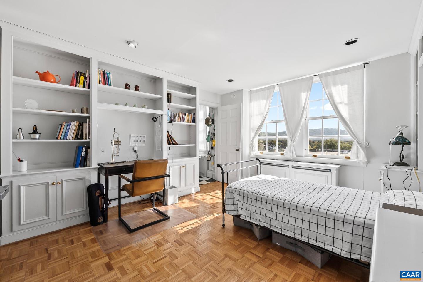 500 COURT SQ #505, CHARLOTTESVILLE, Virginia 22902, ,1 BathroomBathrooms,Residential,For sale,500 COURT SQ #505,669711 MLS # 669711 500 COURT SQ #505, CHARLOTTESVILLE, Virginia 22902, ,1 BathroomBathrooms,Residential,For sale,500 COURT SQ #505,669711 MLS # 669711