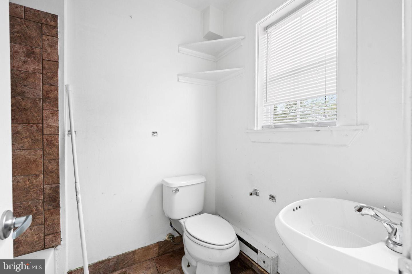 4225 GAULT PL NE, WASHINGTON, District Of Columbia 20019, 3 Bedrooms Bedrooms, 5 Rooms Rooms,2 BathroomsBathrooms,Residential,For sale,4225 GAULT PL NE,DCDC2226012 MLS # DCDC2226012