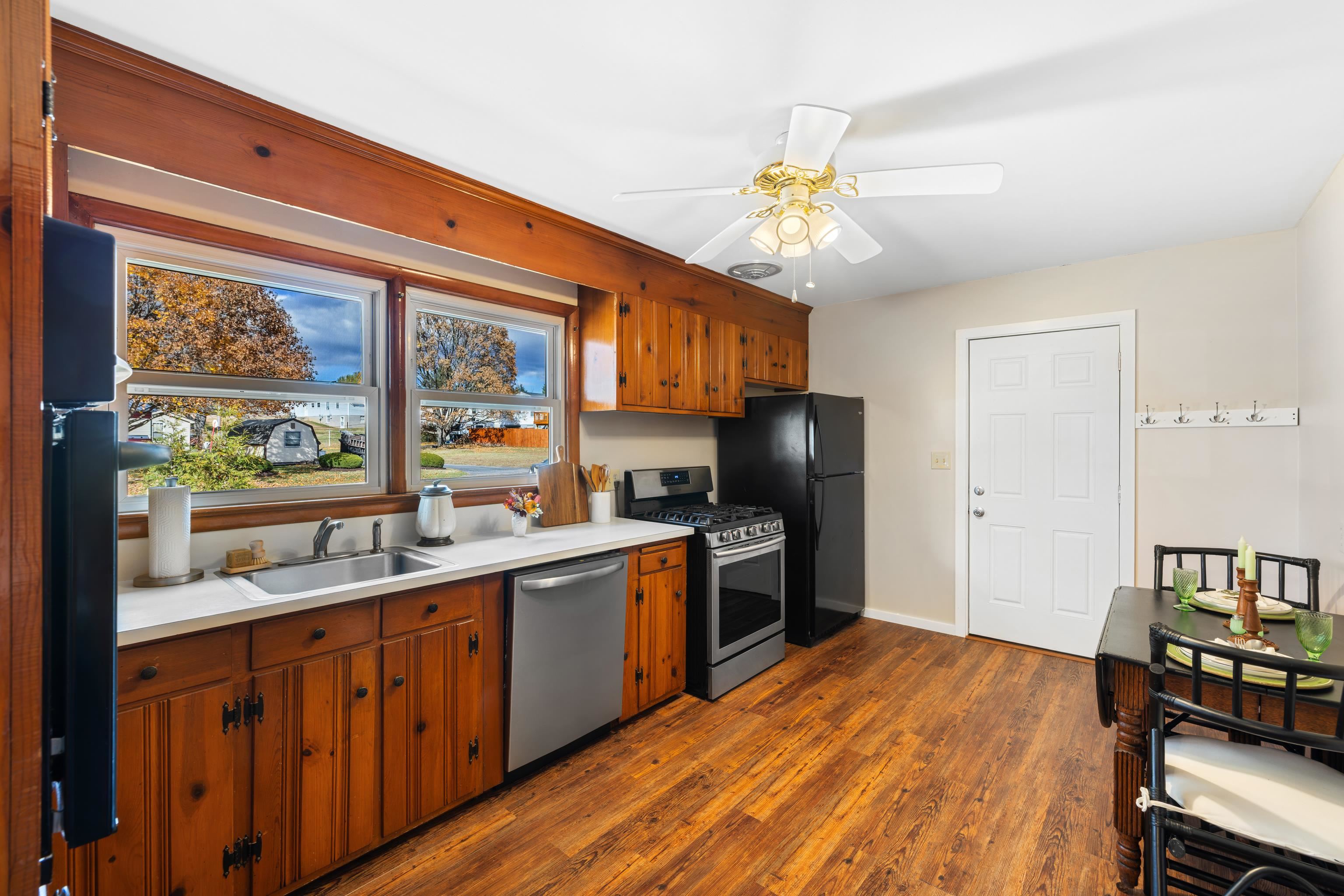 1358 KEESLING AVE, WAYNESBORO, Virginia 22980, 4 Bedrooms Bedrooms, ,1 BathroomBathrooms,Residential,1358 KEESLING AVE,671008 MLS # 671008 1358 KEESLING AVE, WAYNESBORO, Virginia 22980, 4 Bedrooms Bedrooms, ,1 BathroomBathrooms,Residential,1358 KEESLING AVE,671008 MLS # 671008