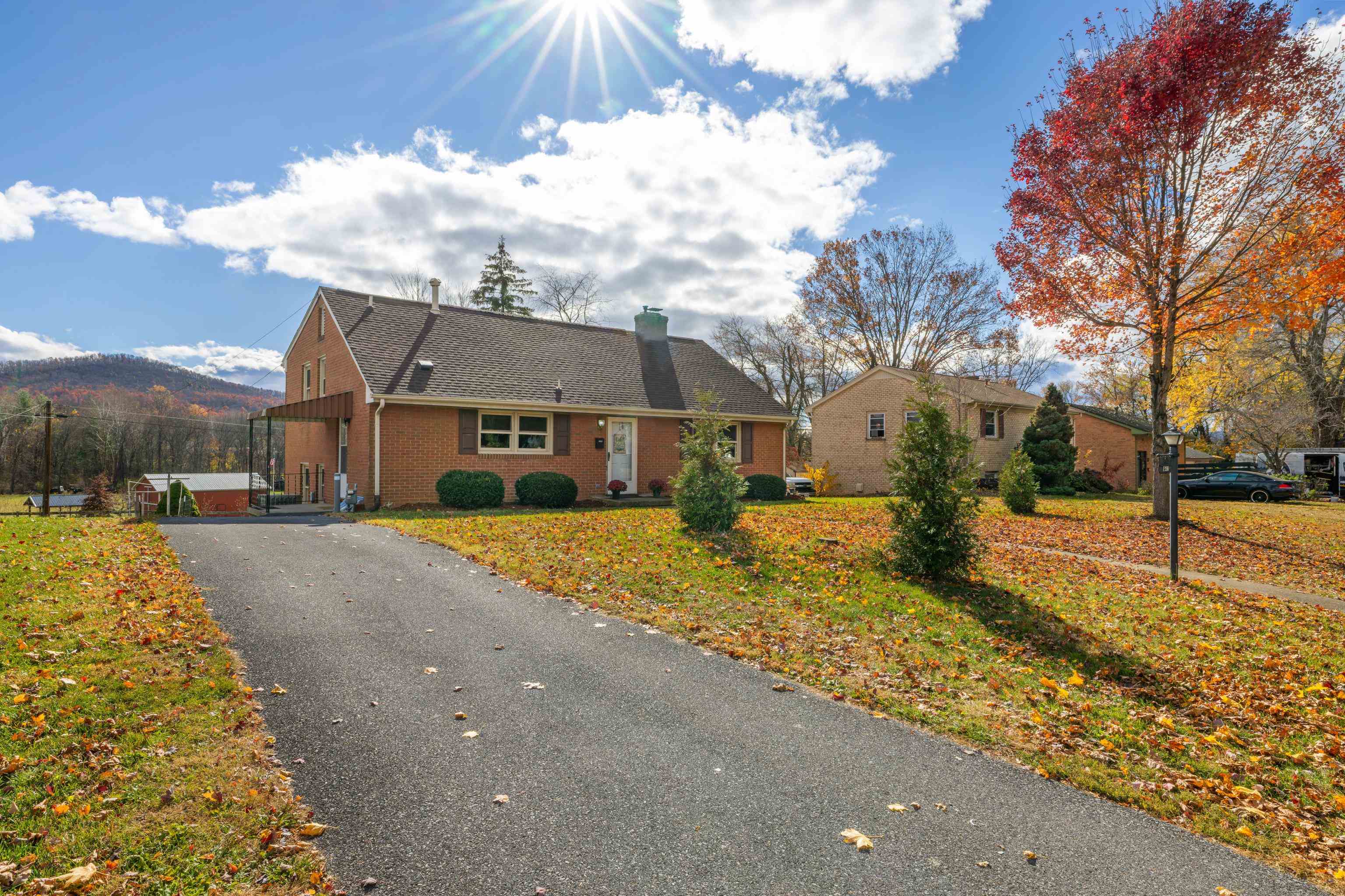 1358 KEESLING AVE, WAYNESBORO, Virginia 22980, 4 Bedrooms Bedrooms, ,1 BathroomBathrooms,Residential,1358 KEESLING AVE,671008 MLS # 671008 1358 KEESLING AVE, WAYNESBORO, Virginia 22980, 4 Bedrooms Bedrooms, ,1 BathroomBathrooms,Residential,1358 KEESLING AVE,671008 MLS # 671008