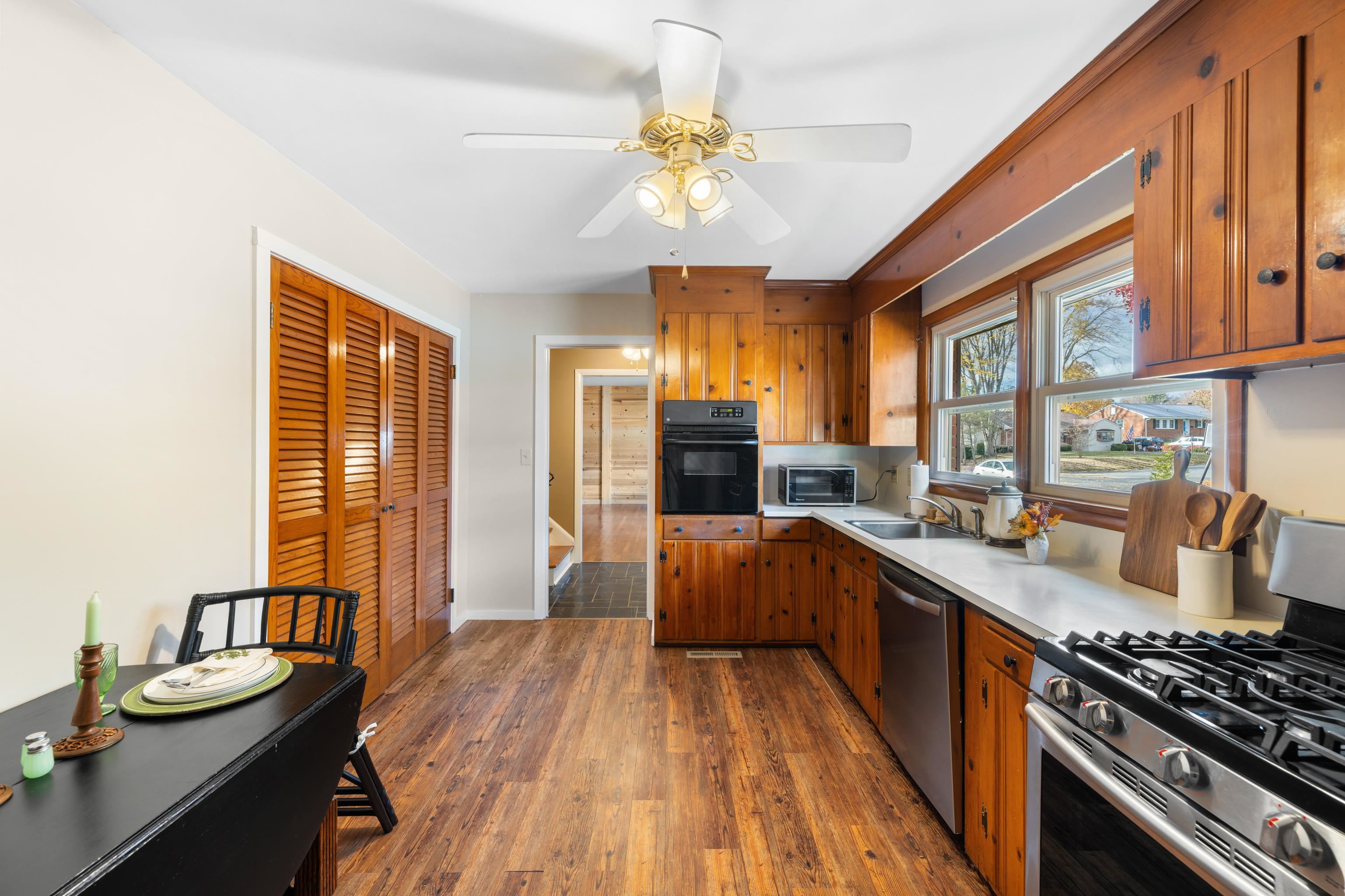 1358 KEESLING AVE, WAYNESBORO, Virginia 22980, 4 Bedrooms Bedrooms, ,1 BathroomBathrooms,Residential,1358 KEESLING AVE,671008 MLS # 671008 1358 KEESLING AVE, WAYNESBORO, Virginia 22980, 4 Bedrooms Bedrooms, ,1 BathroomBathrooms,Residential,1358 KEESLING AVE,671008 MLS # 671008