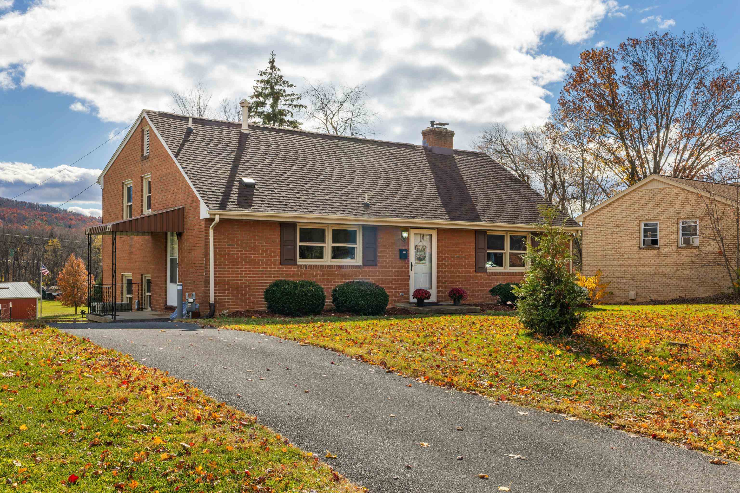 1358 KEESLING AVE, WAYNESBORO, Virginia 22980, 4 Bedrooms Bedrooms, ,1 BathroomBathrooms,Residential,1358 KEESLING AVE,671008 MLS # 671008 1358 KEESLING AVE, WAYNESBORO, Virginia 22980, 4 Bedrooms Bedrooms, ,1 BathroomBathrooms,Residential,1358 KEESLING AVE,671008 MLS # 671008