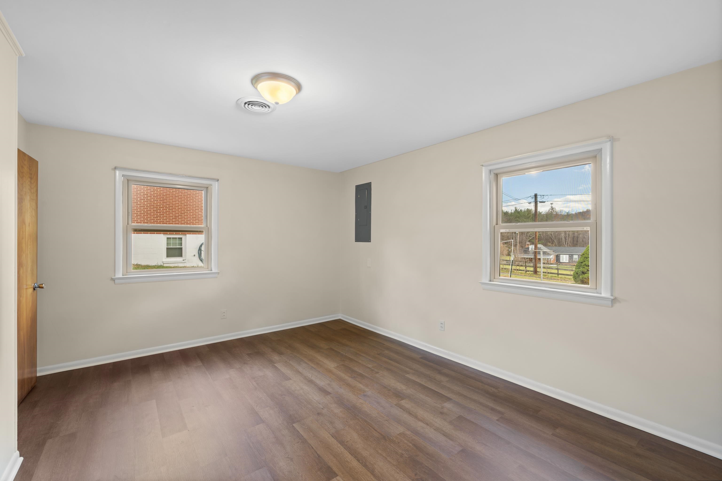 1358 KEESLING AVE, WAYNESBORO, Virginia 22980, 4 Bedrooms Bedrooms, ,1 BathroomBathrooms,Residential,1358 KEESLING AVE,671008 MLS # 671008 1358 KEESLING AVE, WAYNESBORO, Virginia 22980, 4 Bedrooms Bedrooms, ,1 BathroomBathrooms,Residential,1358 KEESLING AVE,671008 MLS # 671008