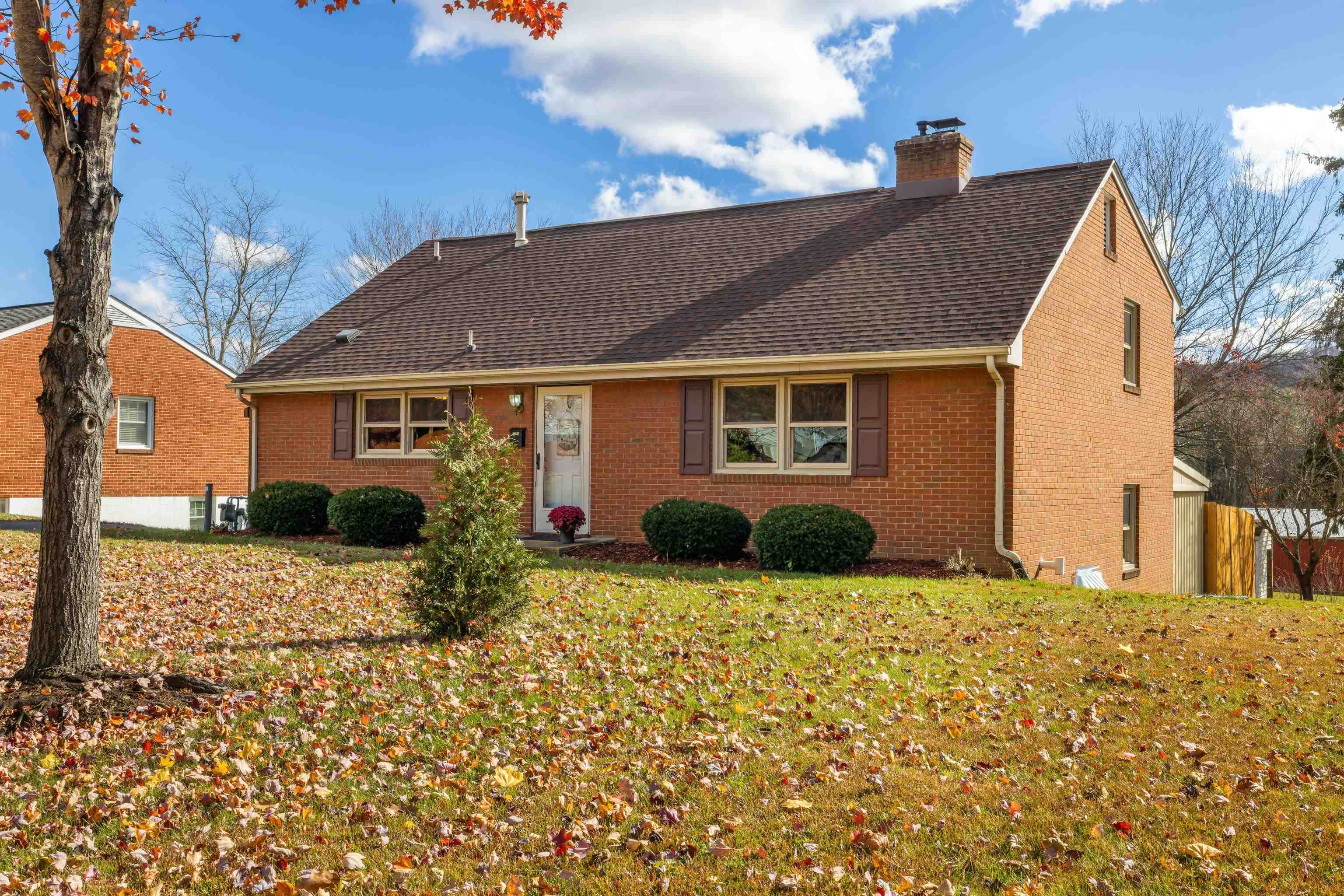 1358 KEESLING AVE, WAYNESBORO, Virginia 22980, 4 Bedrooms Bedrooms, ,1 BathroomBathrooms,Residential,1358 KEESLING AVE,671008 MLS # 671008 1358 KEESLING AVE, WAYNESBORO, Virginia 22980, 4 Bedrooms Bedrooms, ,1 BathroomBathrooms,Residential,1358 KEESLING AVE,671008 MLS # 671008