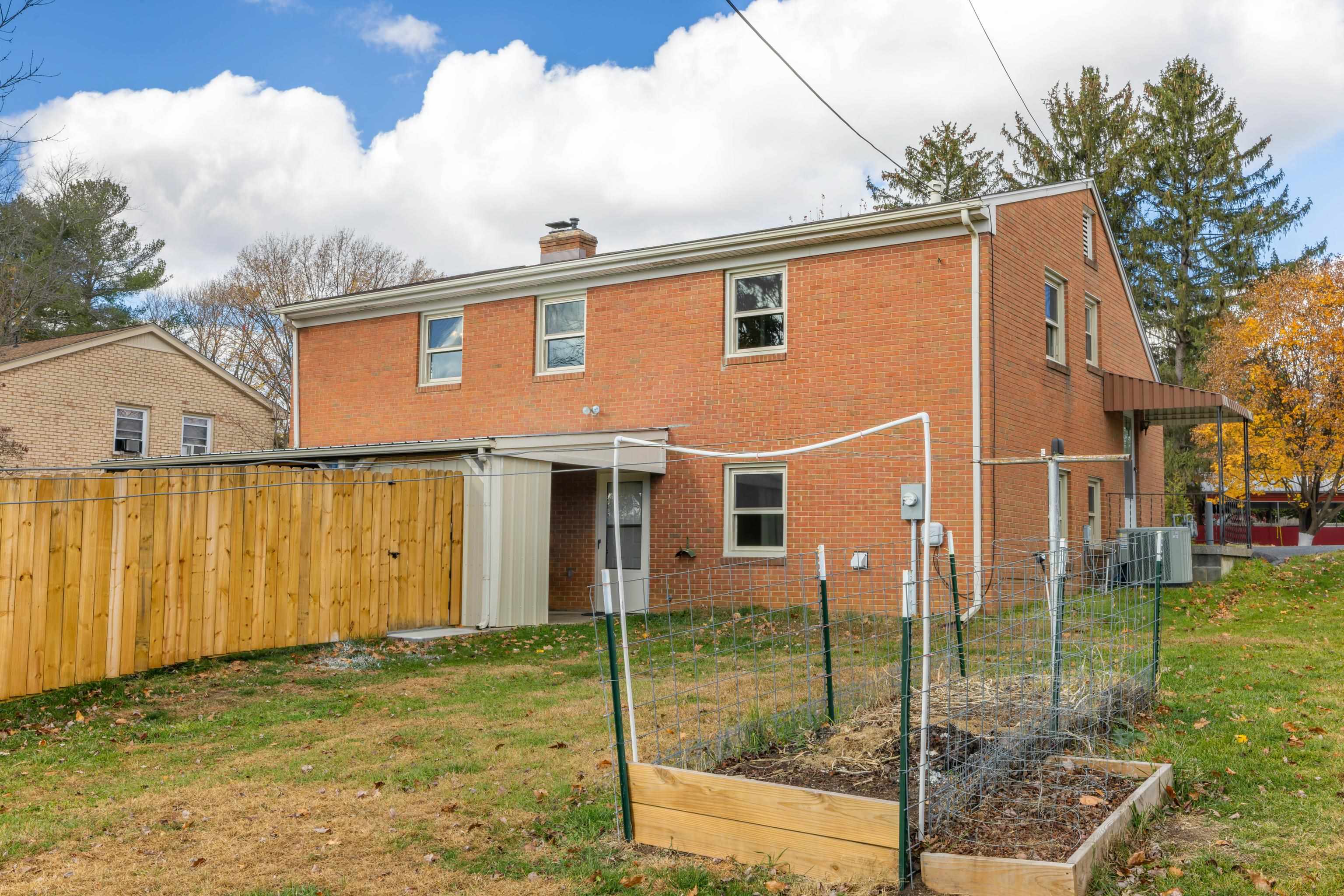 1358 KEESLING AVE, WAYNESBORO, Virginia 22980, 4 Bedrooms Bedrooms, ,1 BathroomBathrooms,Residential,1358 KEESLING AVE,671008 MLS # 671008 1358 KEESLING AVE, WAYNESBORO, Virginia 22980, 4 Bedrooms Bedrooms, ,1 BathroomBathrooms,Residential,1358 KEESLING AVE,671008 MLS # 671008