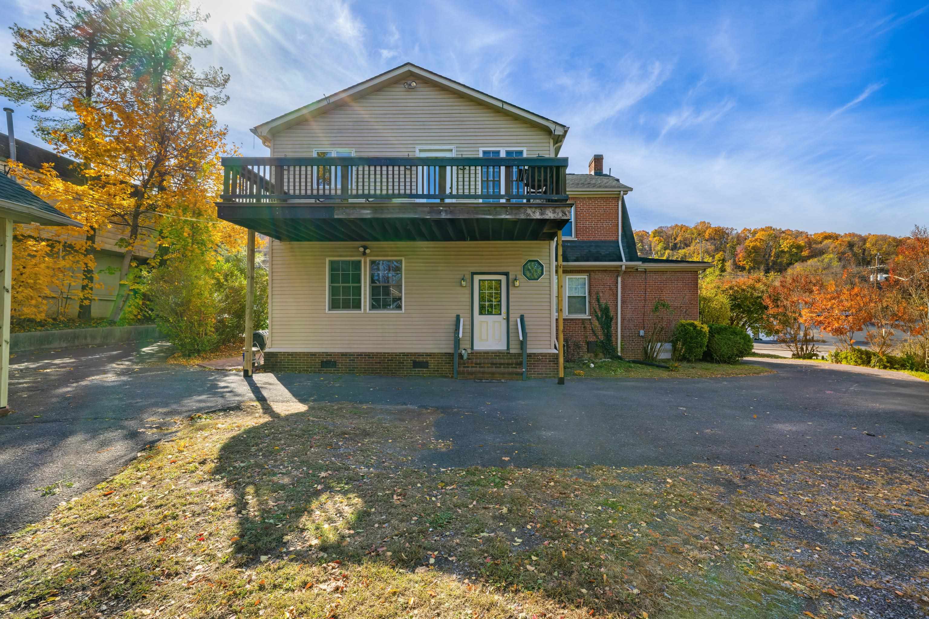 705 RICHMOND AVE, STAUNTON, Virginia 24401, 5 Bedrooms Bedrooms, ,3 BathroomsBathrooms,Residential,705 RICHMOND AVE,671009 MLS # 671009 705 RICHMOND AVE, STAUNTON, Virginia 24401, 5 Bedrooms Bedrooms, ,3 BathroomsBathrooms,Residential,705 RICHMOND AVE,671009 MLS # 671009