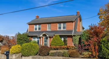 705 RICHMOND AVE, STAUNTON, Virginia 24401, 5 Bedrooms Bedrooms, ,3 BathroomsBathrooms,Residential,705 RICHMOND AVE,671009 MLS # 671009