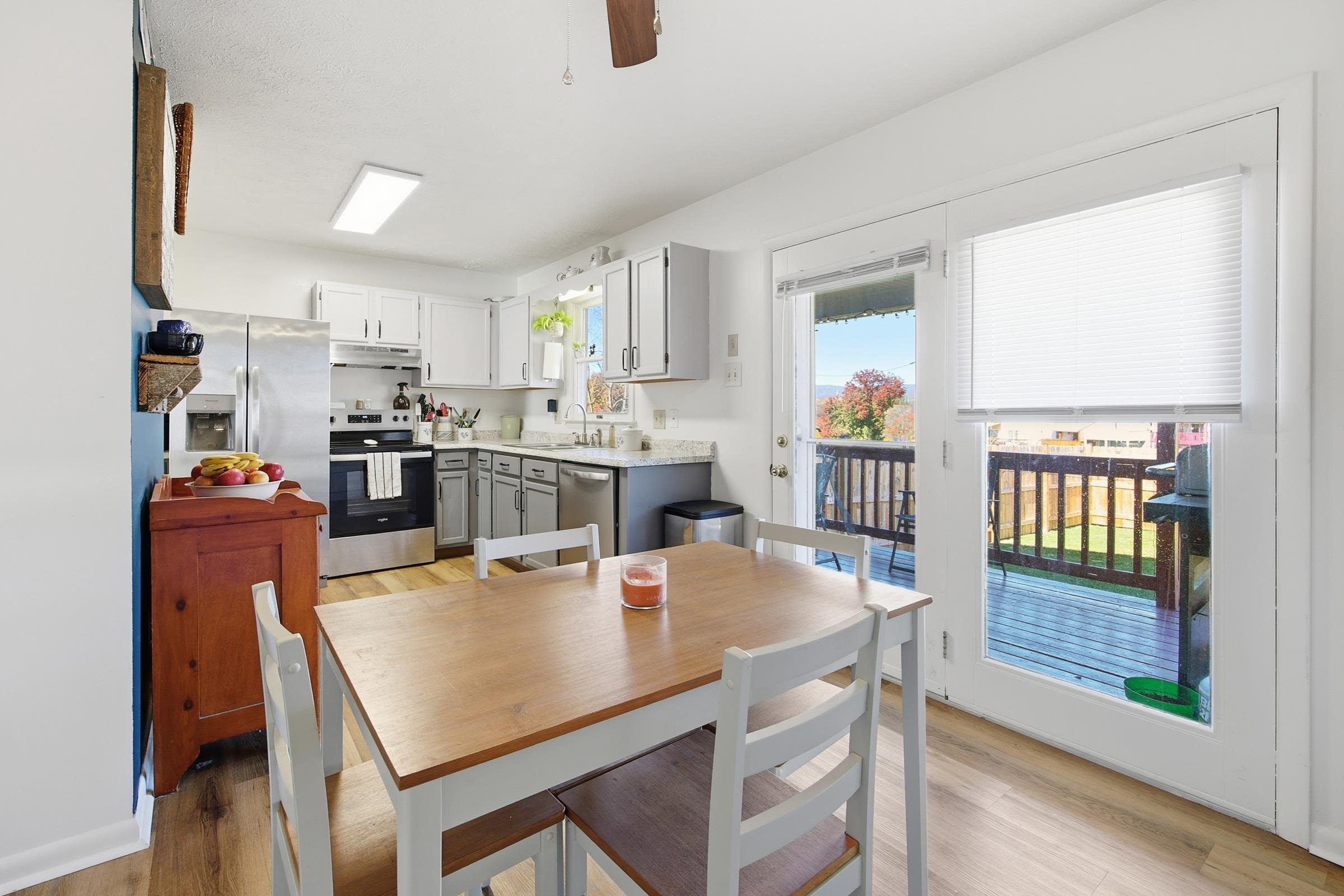 163 E RESERVOIR RD, WOODSTOCK, Virginia 22664, 2 Bedrooms Bedrooms, ,1 BathroomBathrooms,Residential,163 E RESERVOIR RD,671010 MLS # 671010