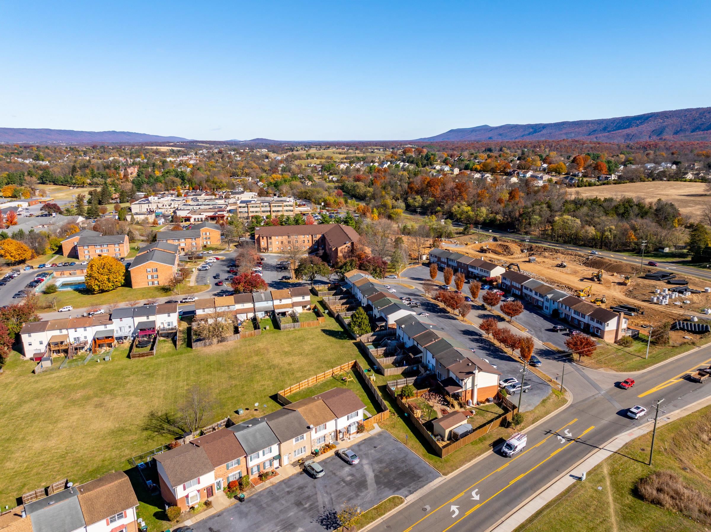 163 E RESERVOIR RD, WOODSTOCK, Virginia 22664, 2 Bedrooms Bedrooms, ,1 BathroomBathrooms,Residential,163 E RESERVOIR RD,671010 MLS # 671010