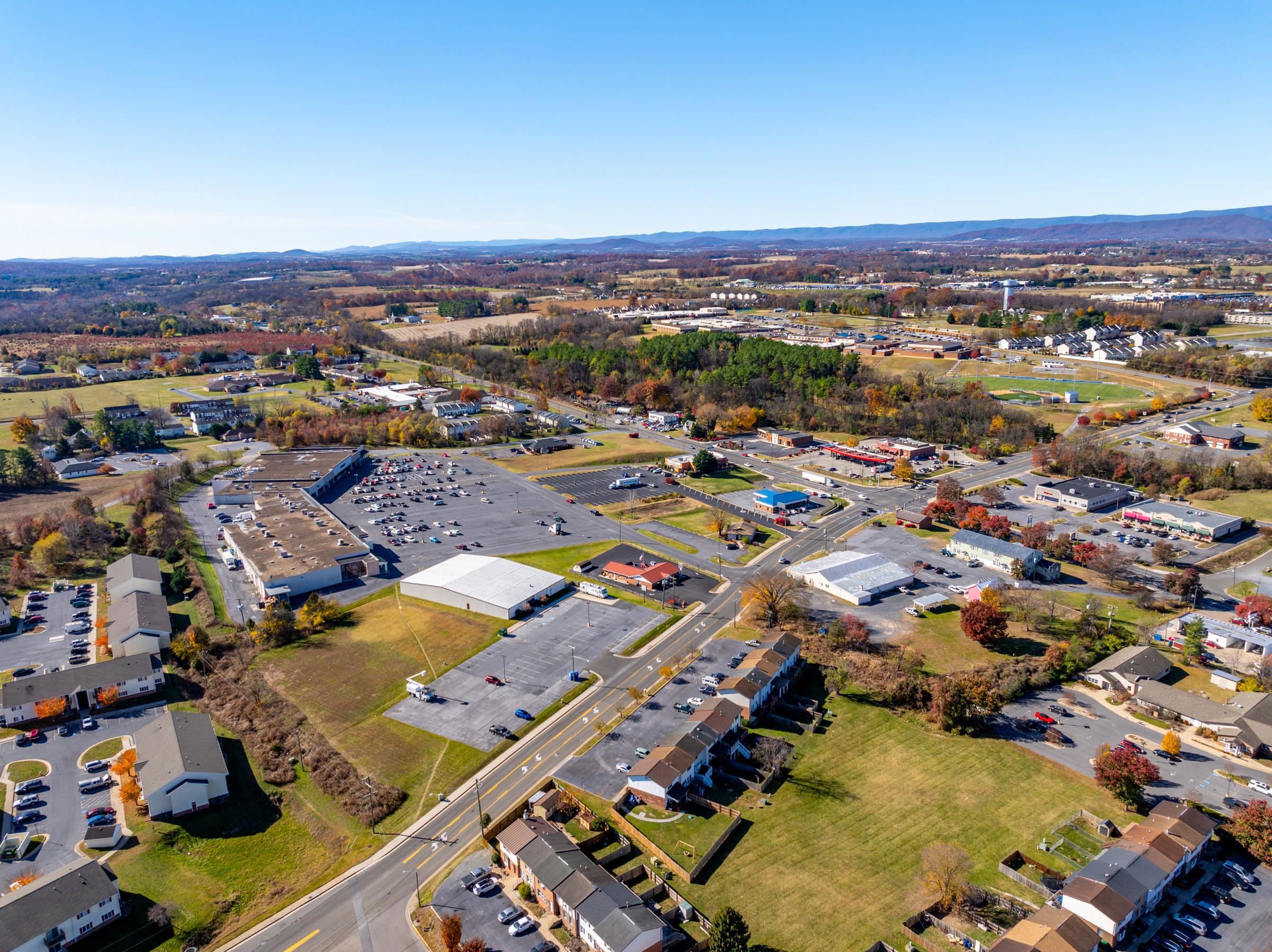 163 E RESERVOIR RD, WOODSTOCK, Virginia 22664, 2 Bedrooms Bedrooms, ,1 BathroomBathrooms,Residential,163 E RESERVOIR RD,671010 MLS # 671010