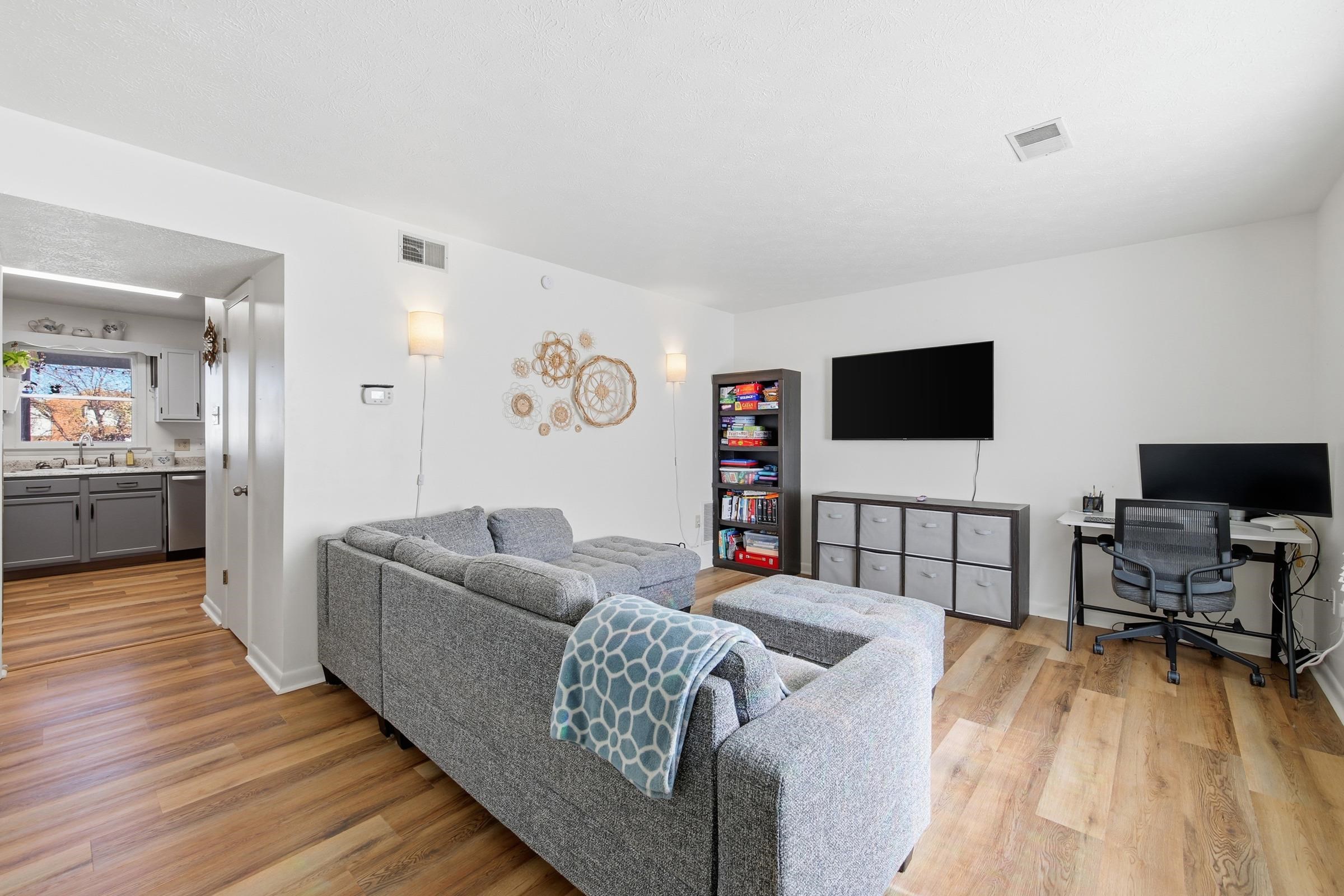 163 E RESERVOIR RD, WOODSTOCK, Virginia 22664, 2 Bedrooms Bedrooms, ,1 BathroomBathrooms,Residential,163 E RESERVOIR RD,671010 MLS # 671010