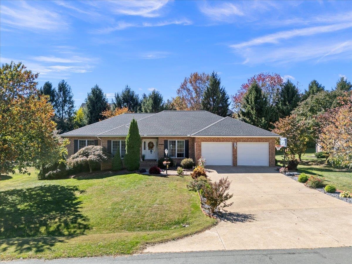 2915 BARRINGTON DR, ROCKINGHAM, Virginia 22801, 3 Bedrooms Bedrooms, ,2 BathroomsBathrooms,Residential,2915 BARRINGTON DR,671020 MLS # 671020 2915 BARRINGTON DR, ROCKINGHAM, Virginia 22801, 3 Bedrooms Bedrooms, ,2 BathroomsBathrooms,Residential,2915 BARRINGTON DR,671020 MLS # 671020