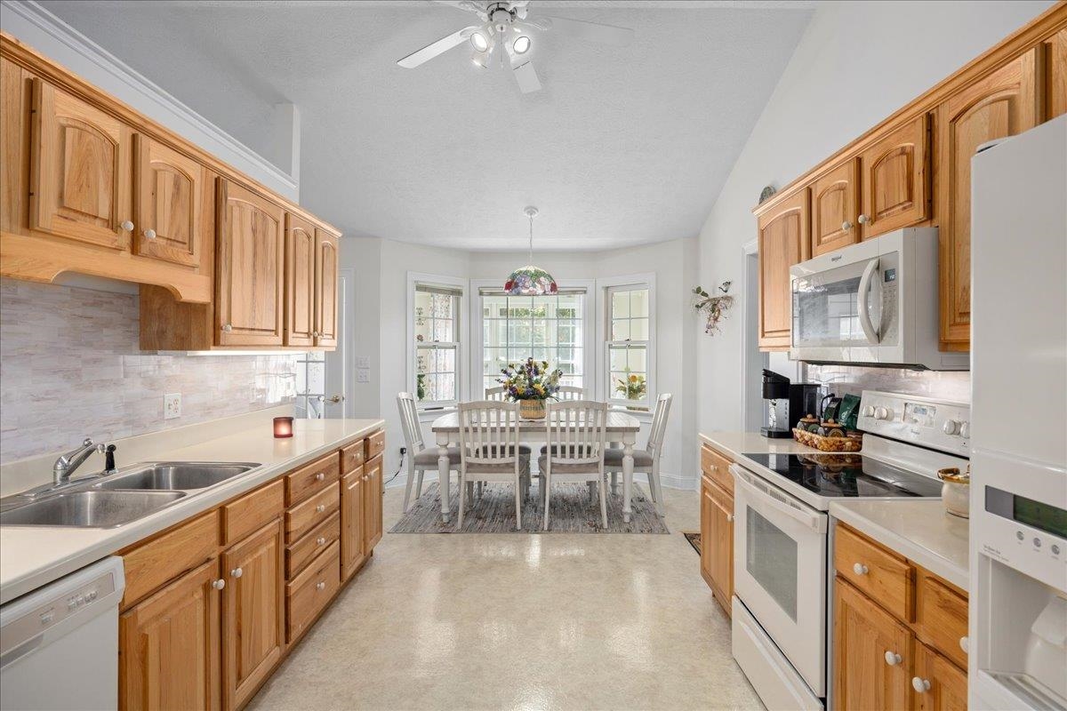 2915 BARRINGTON DR, ROCKINGHAM, Virginia 22801, 3 Bedrooms Bedrooms, ,2 BathroomsBathrooms,Residential,2915 BARRINGTON DR,671020 MLS # 671020 2915 BARRINGTON DR, ROCKINGHAM, Virginia 22801, 3 Bedrooms Bedrooms, ,2 BathroomsBathrooms,Residential,2915 BARRINGTON DR,671020 MLS # 671020