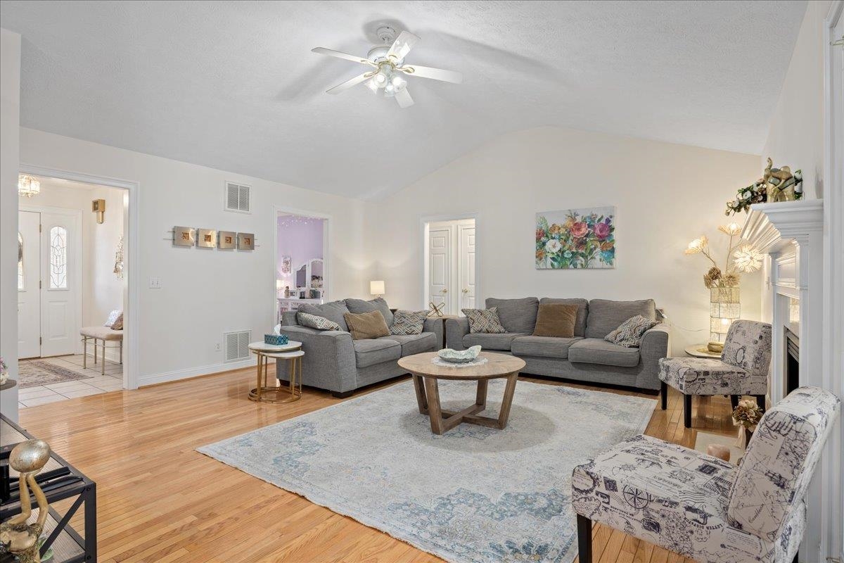 2915 BARRINGTON DR, ROCKINGHAM, Virginia 22801, 3 Bedrooms Bedrooms, ,2 BathroomsBathrooms,Residential,2915 BARRINGTON DR,671020 MLS # 671020 2915 BARRINGTON DR, ROCKINGHAM, Virginia 22801, 3 Bedrooms Bedrooms, ,2 BathroomsBathrooms,Residential,2915 BARRINGTON DR,671020 MLS # 671020