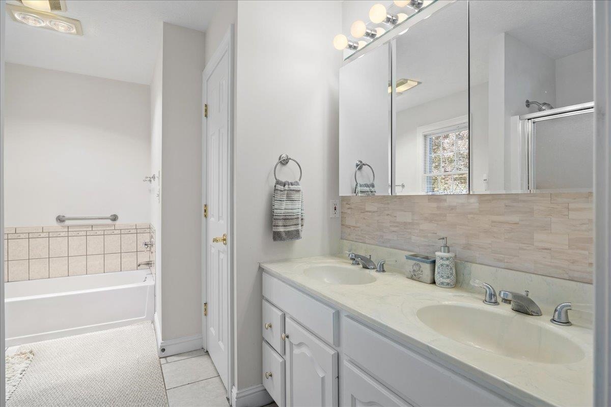 2915 BARRINGTON DR, ROCKINGHAM, Virginia 22801, 3 Bedrooms Bedrooms, ,2 BathroomsBathrooms,Residential,2915 BARRINGTON DR,671020 MLS # 671020 2915 BARRINGTON DR, ROCKINGHAM, Virginia 22801, 3 Bedrooms Bedrooms, ,2 BathroomsBathrooms,Residential,2915 BARRINGTON DR,671020 MLS # 671020