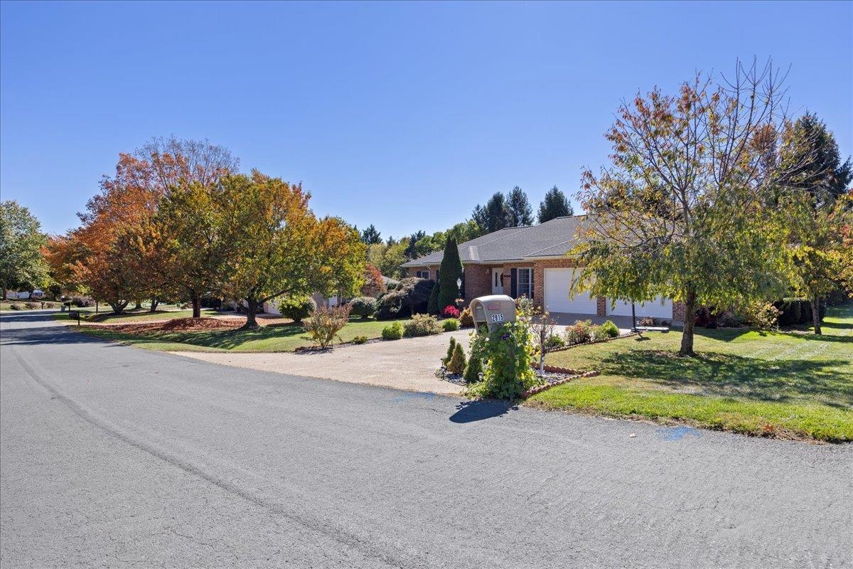 2915 BARRINGTON DR, ROCKINGHAM, Virginia 22801, 3 Bedrooms Bedrooms, ,2 BathroomsBathrooms,Residential,2915 BARRINGTON DR,671020 MLS # 671020 2915 BARRINGTON DR, ROCKINGHAM, Virginia 22801, 3 Bedrooms Bedrooms, ,2 BathroomsBathrooms,Residential,2915 BARRINGTON DR,671020 MLS # 671020