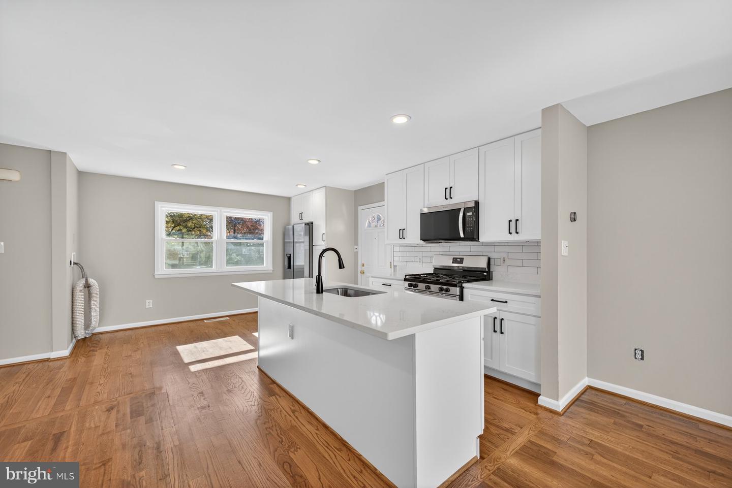 10230 ANTIETAM AVE, FAIRFAX, Virginia 22030, 5 Bedrooms Bedrooms, ,2 BathroomsBathrooms,Residential,For sale,10230 ANTIETAM AVE,VAFC2007188 MLS # VAFC2007188