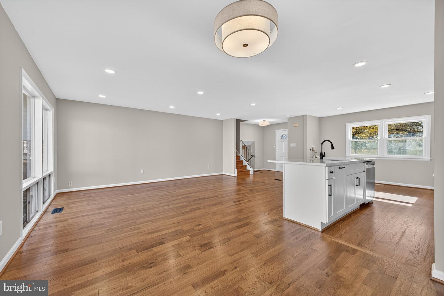 10230 ANTIETAM AVE, FAIRFAX, Virginia 22030, 5 Bedrooms Bedrooms, ,2 BathroomsBathrooms,Residential,For sale,10230 ANTIETAM AVE,VAFC2007188 MLS # VAFC2007188