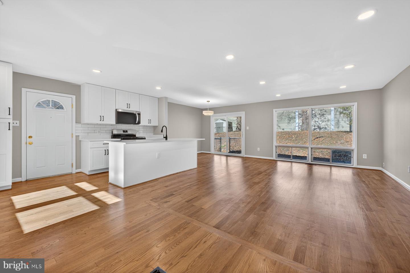 10230 ANTIETAM AVE, FAIRFAX, Virginia 22030, 5 Bedrooms Bedrooms, ,2 BathroomsBathrooms,Residential,For sale,10230 ANTIETAM AVE,VAFC2007188 MLS # VAFC2007188