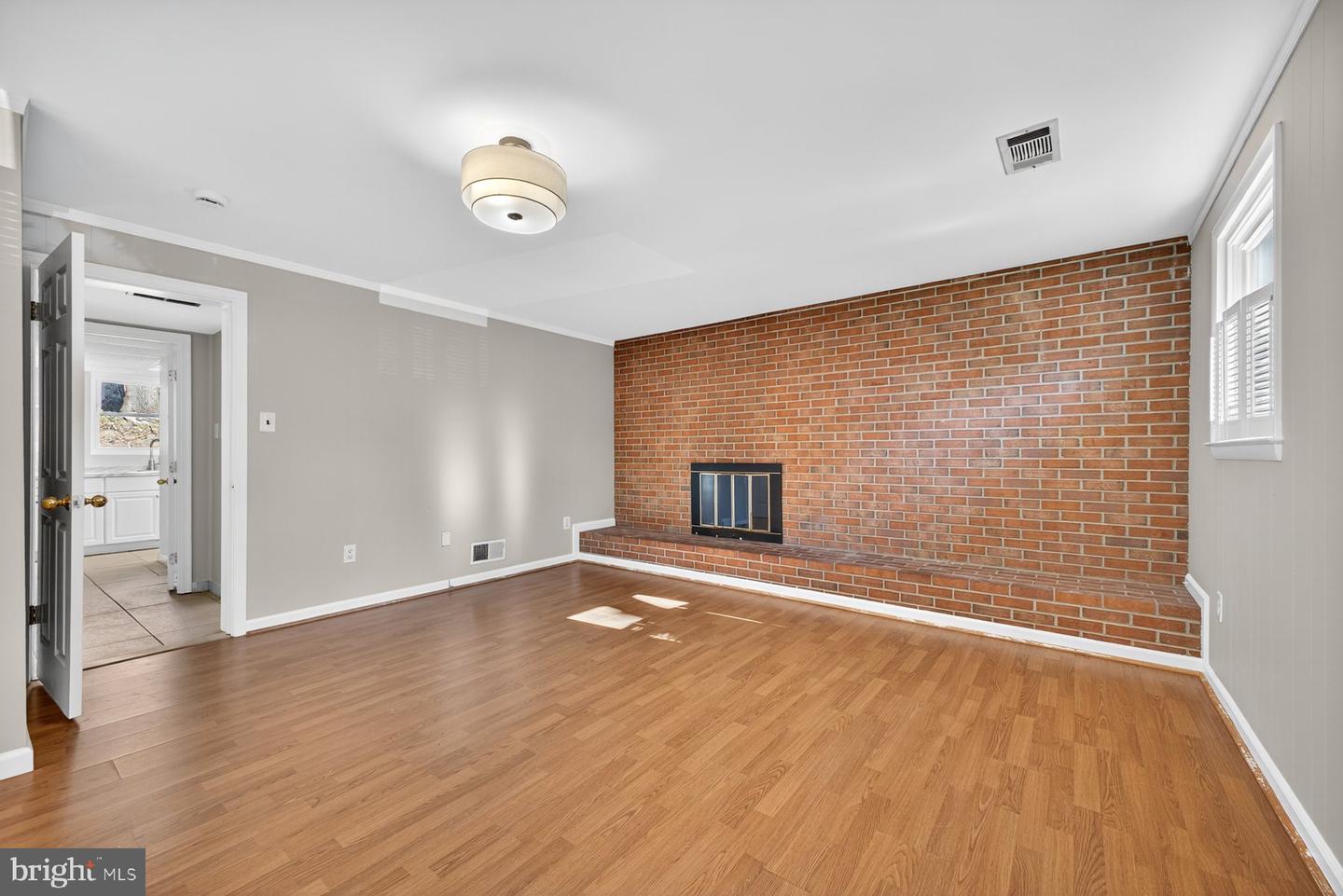 10230 ANTIETAM AVE, FAIRFAX, Virginia 22030, 5 Bedrooms Bedrooms, ,2 BathroomsBathrooms,Residential,For sale,10230 ANTIETAM AVE,VAFC2007188 MLS # VAFC2007188